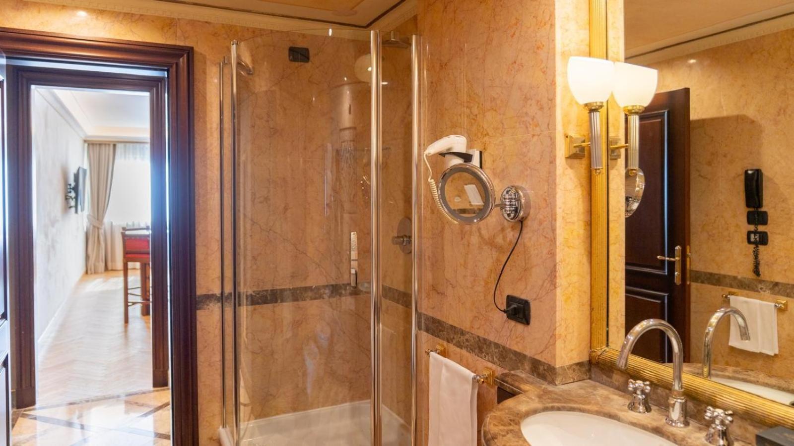 Executive Suite,1765573191:JPEG