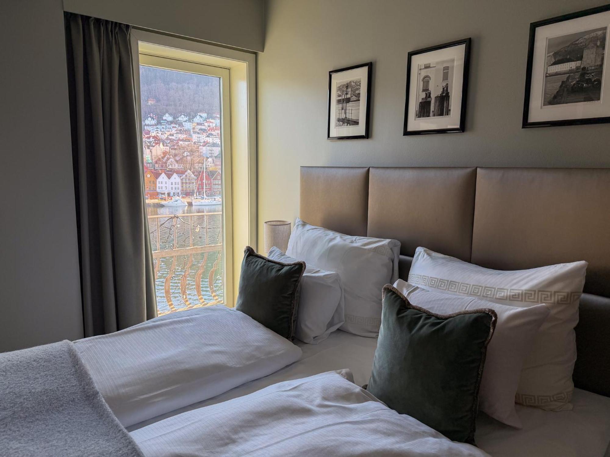 Doppel-/Zweibettzimmer mit Meerblick