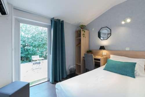 Single Room Park View,1765586589:JPEG
