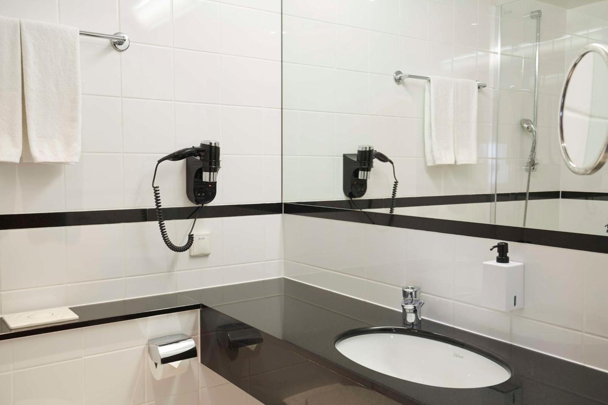Standard Plus Twin Room