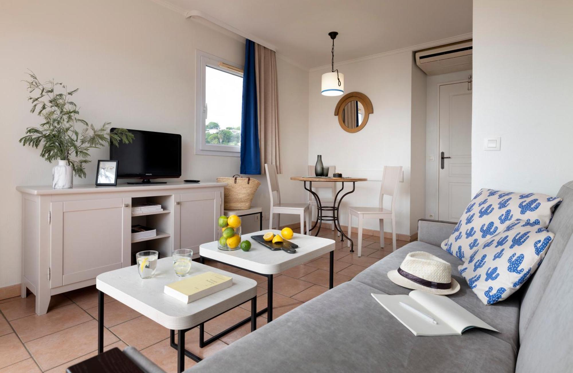 Studio with Sleeping Alcove, Air Conditioning and Terrace or Balcony (4 People) - Sea View