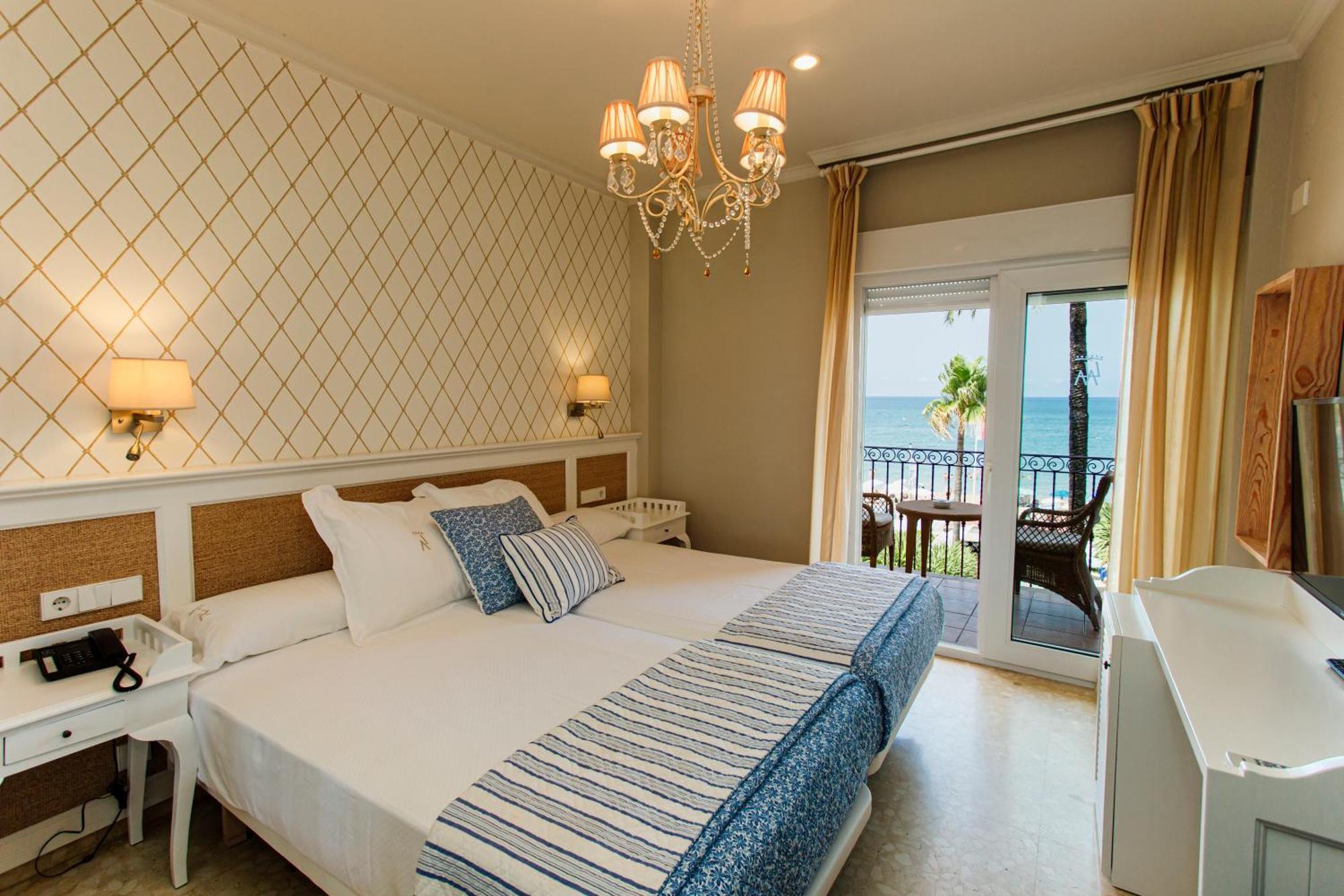 Classic Twin Room with Sea View