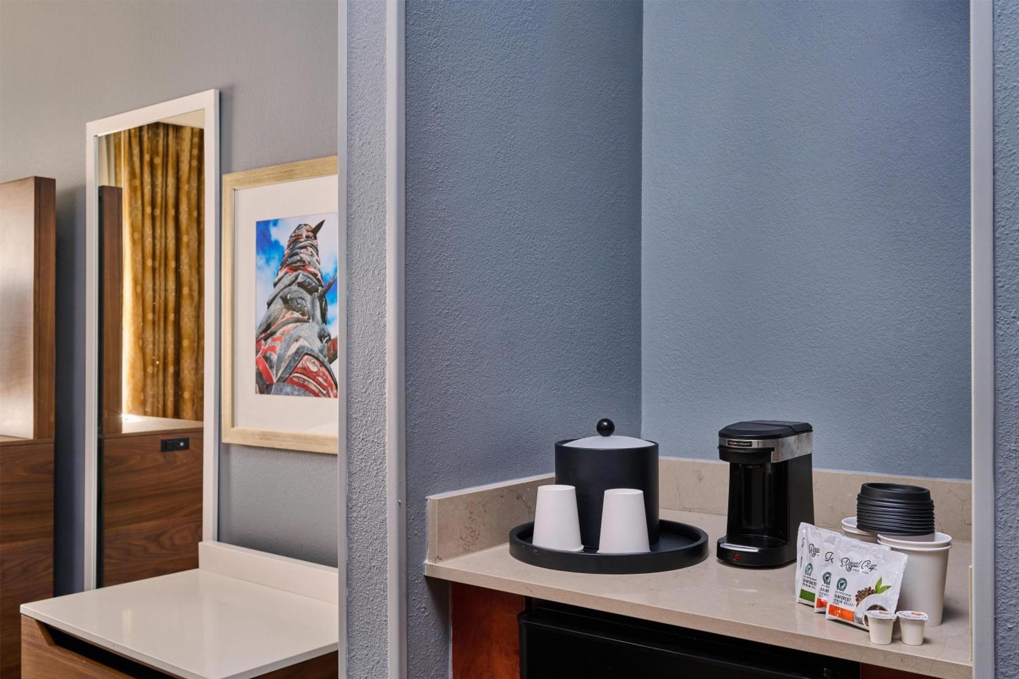 King Room Mobility Access or Non-Smoking