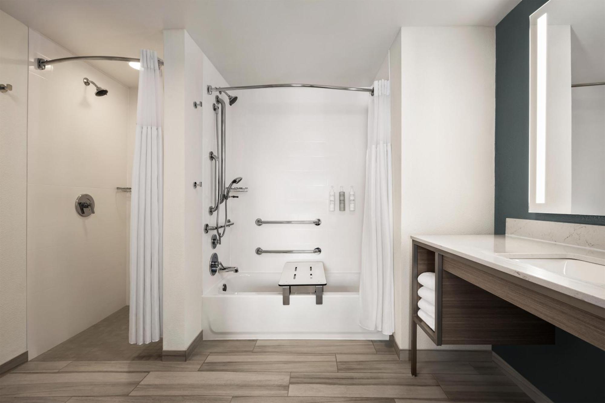 One-Bedroom King Suite with Roll-in Shower - Mobility Accessible