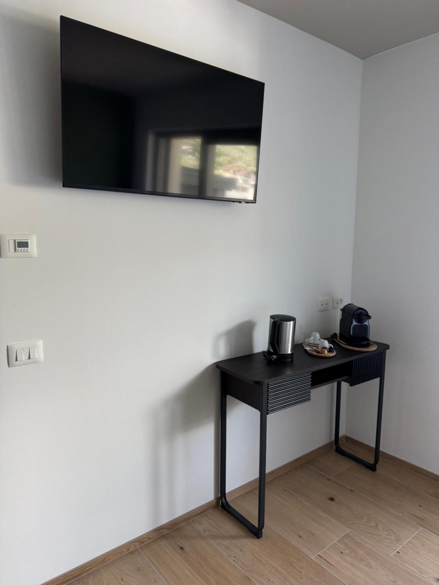 Double Room,1765857458:JPEG
