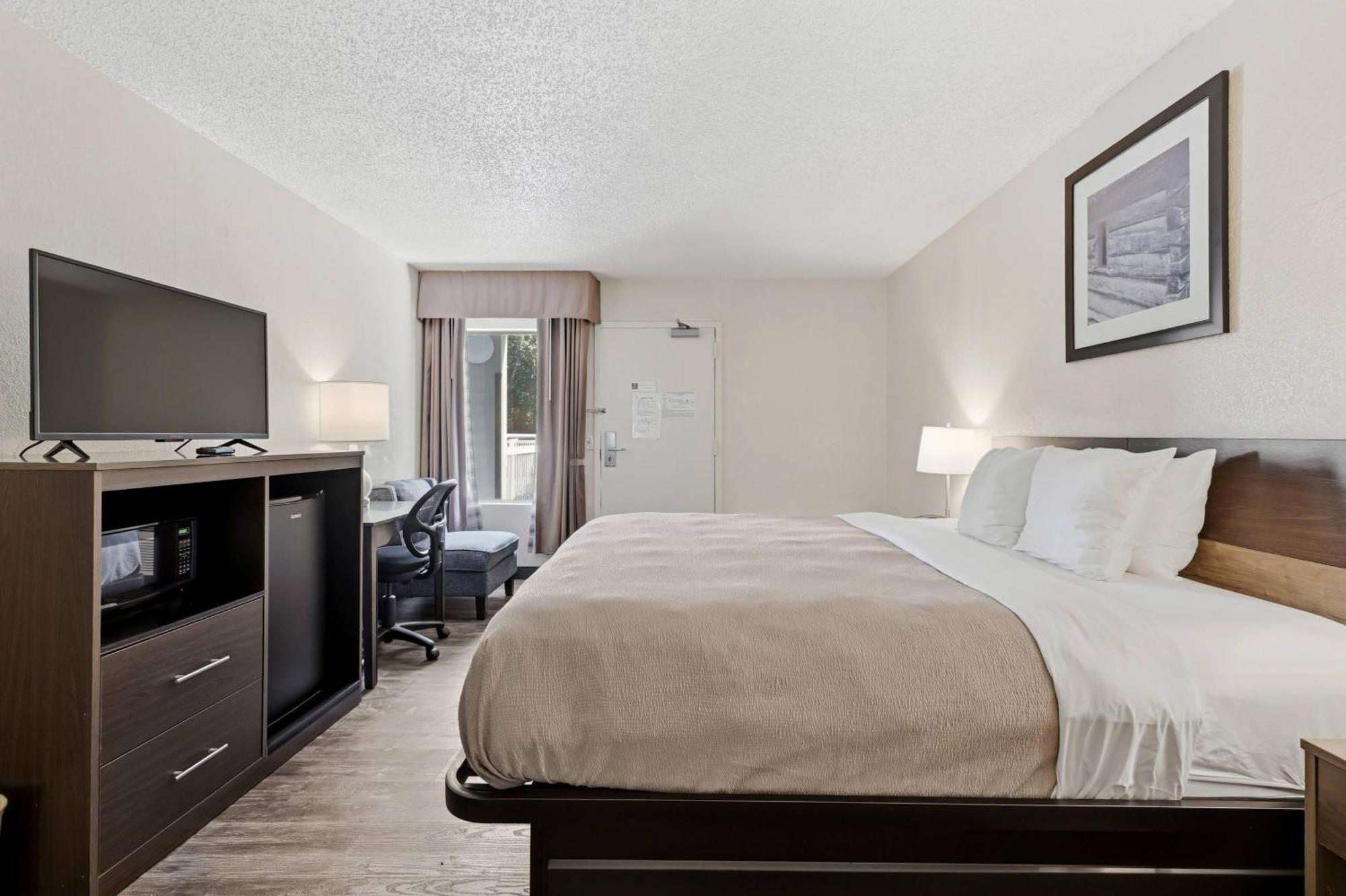 King Room - Accessible/Non-Smoking