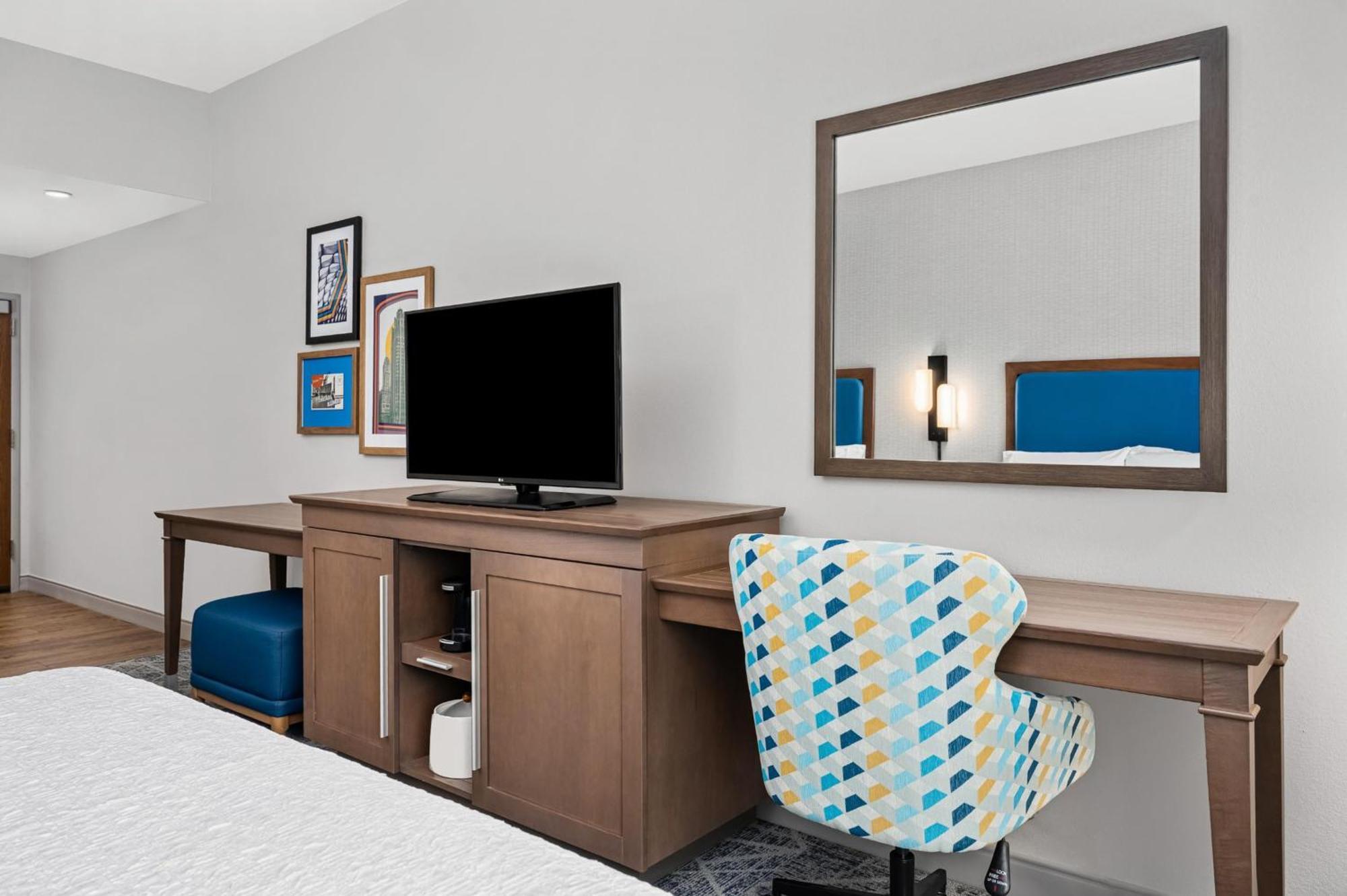 Queen Room with Two Queen Beds - Hearing Access,1765947258:JPEG