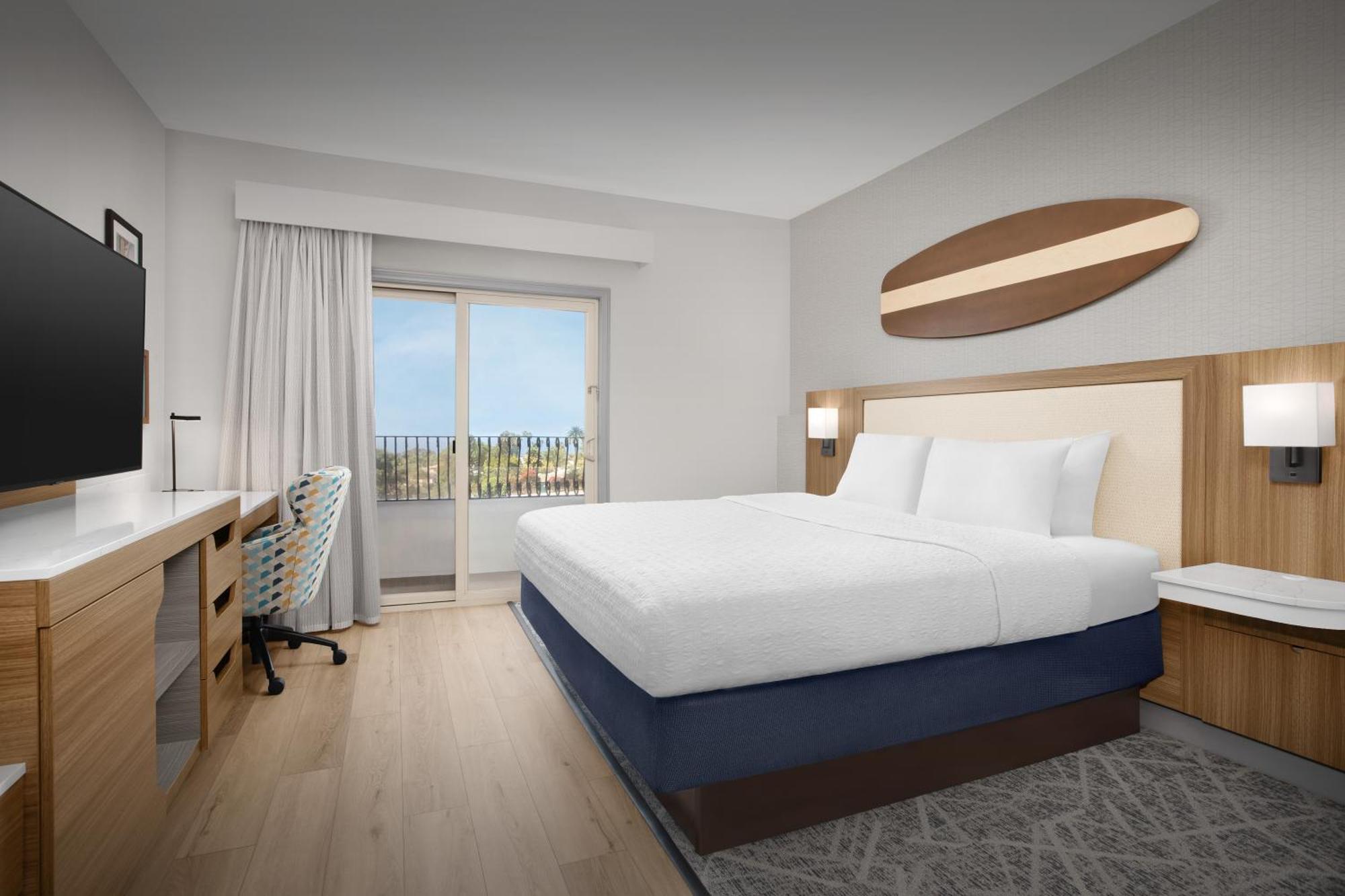 One-Bedroom King Suite - Non-Smoking