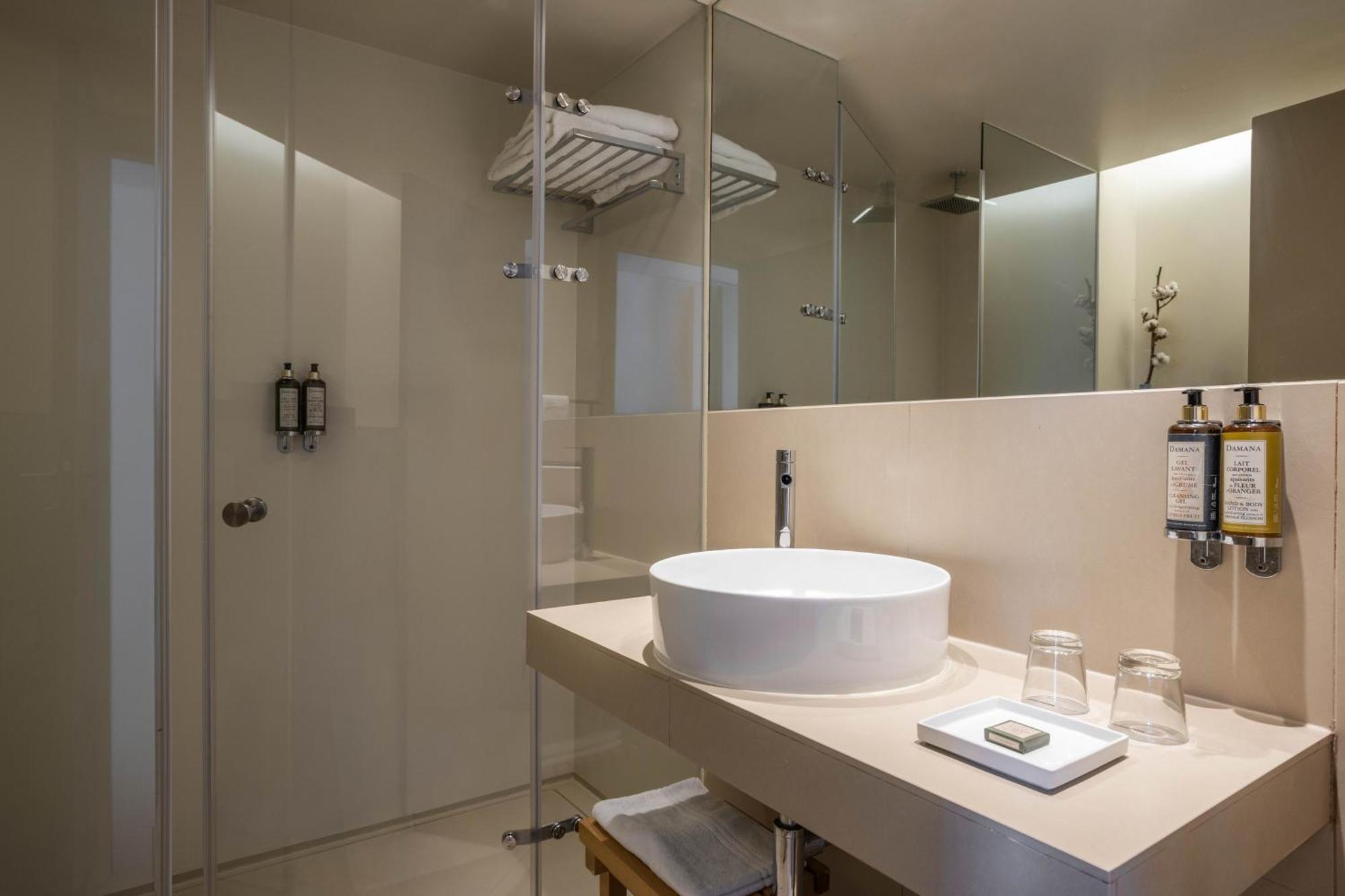 Quarto Duplo com Vista Mar Parcial