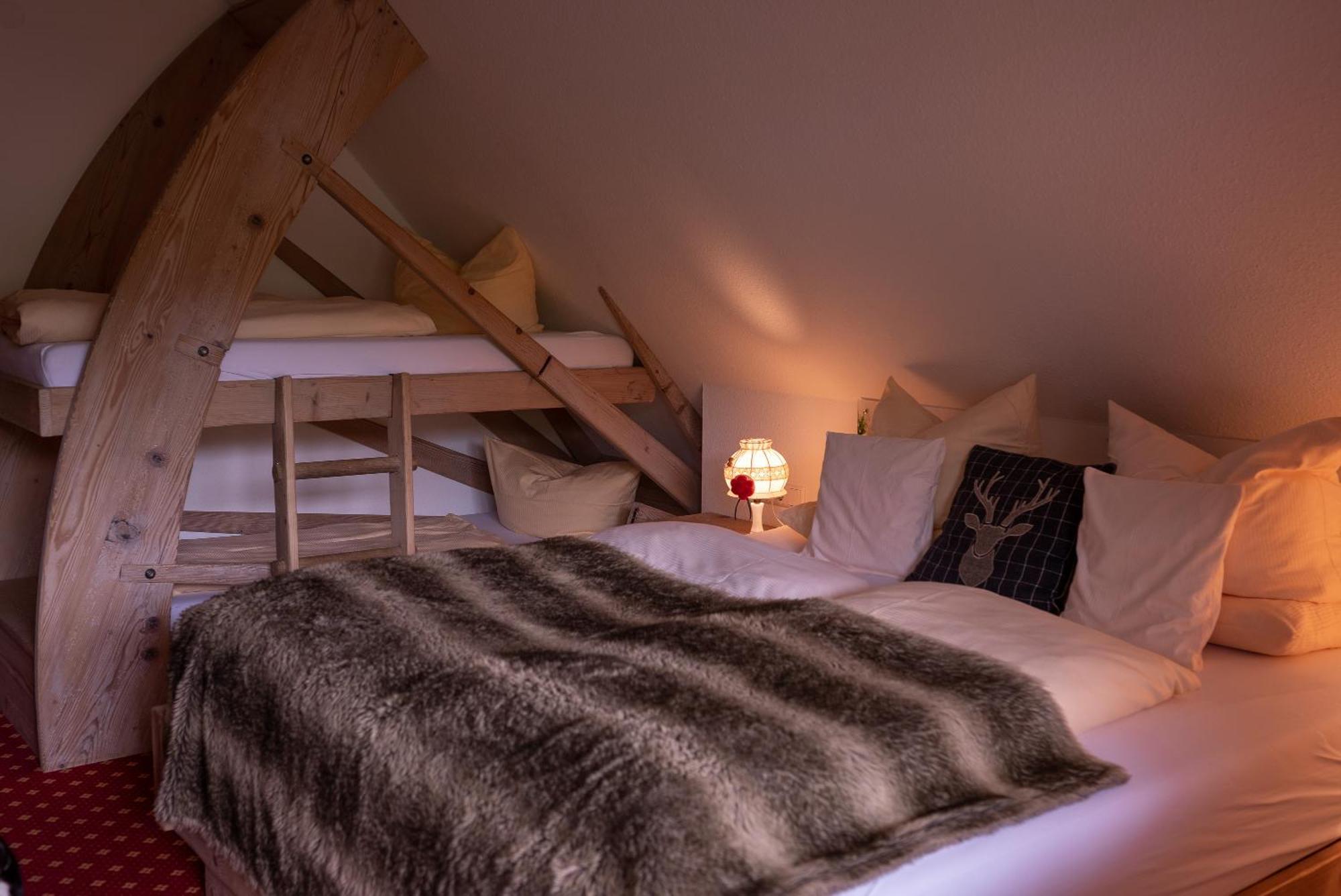 Familienzimmer mit Balkon
