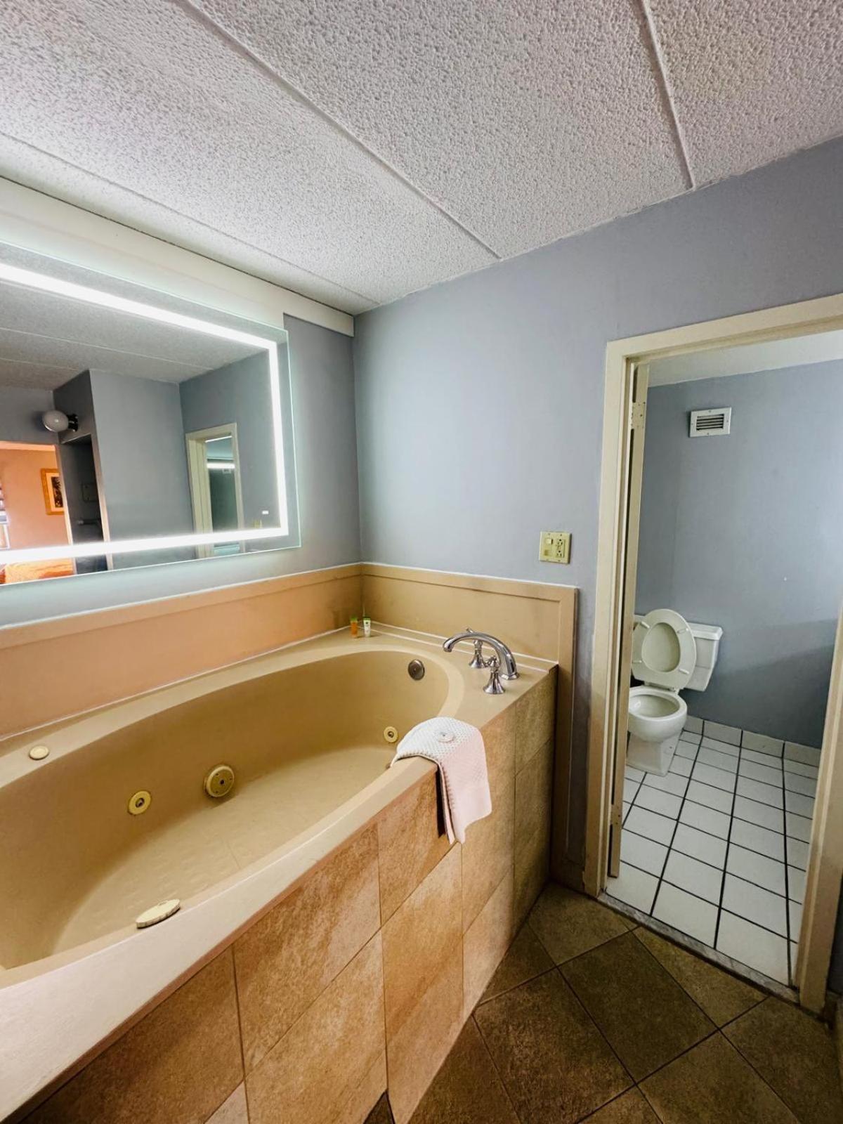 King Suite with Sofa Bed and Spa Bath - Non-Smoking