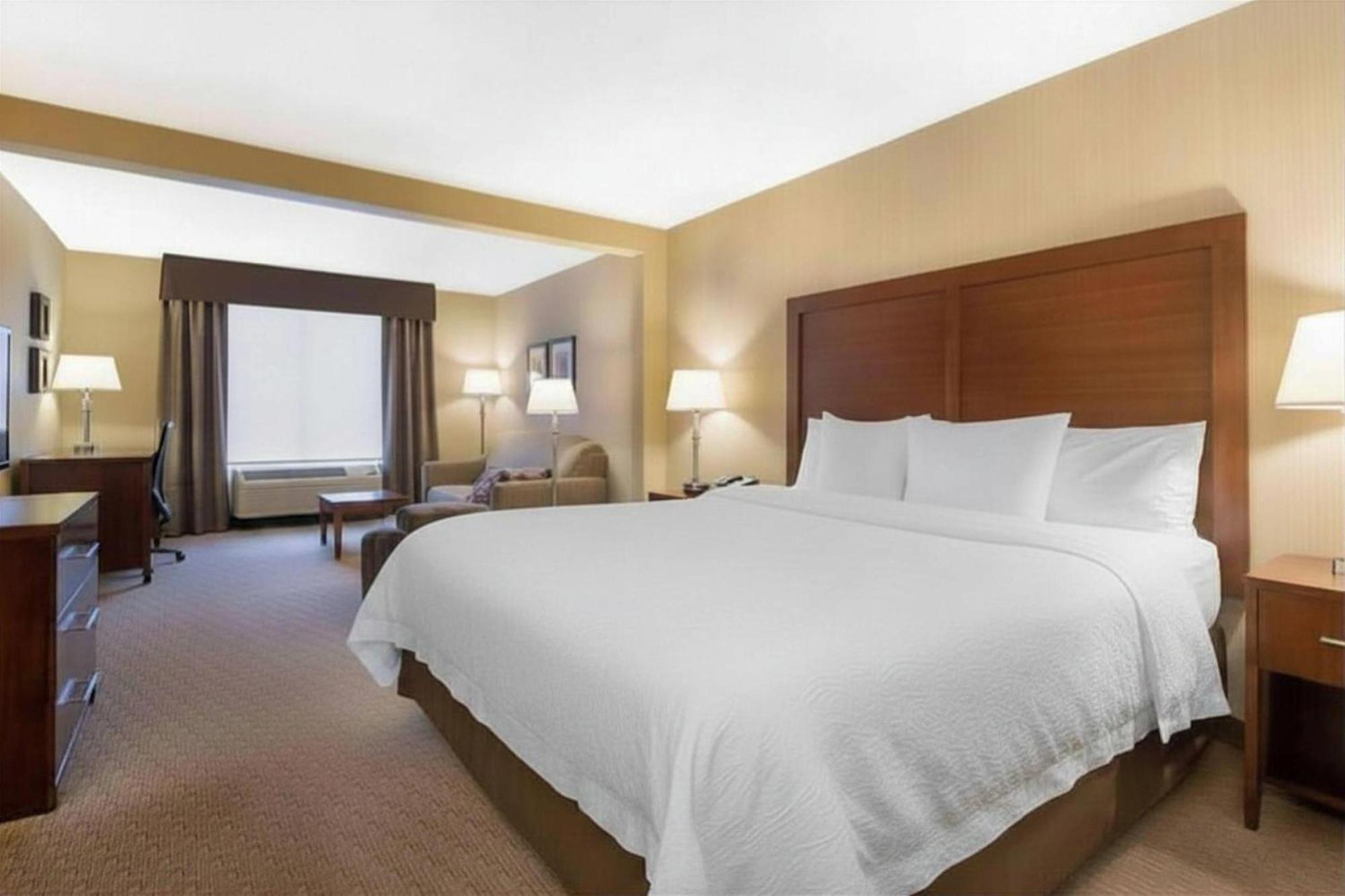 King Room - Non-Smoking