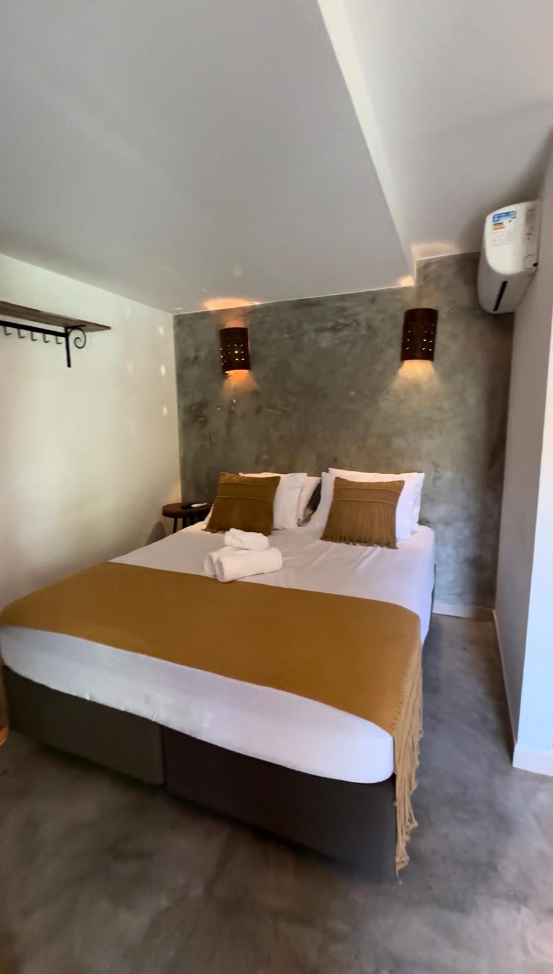 Quarto Duplo