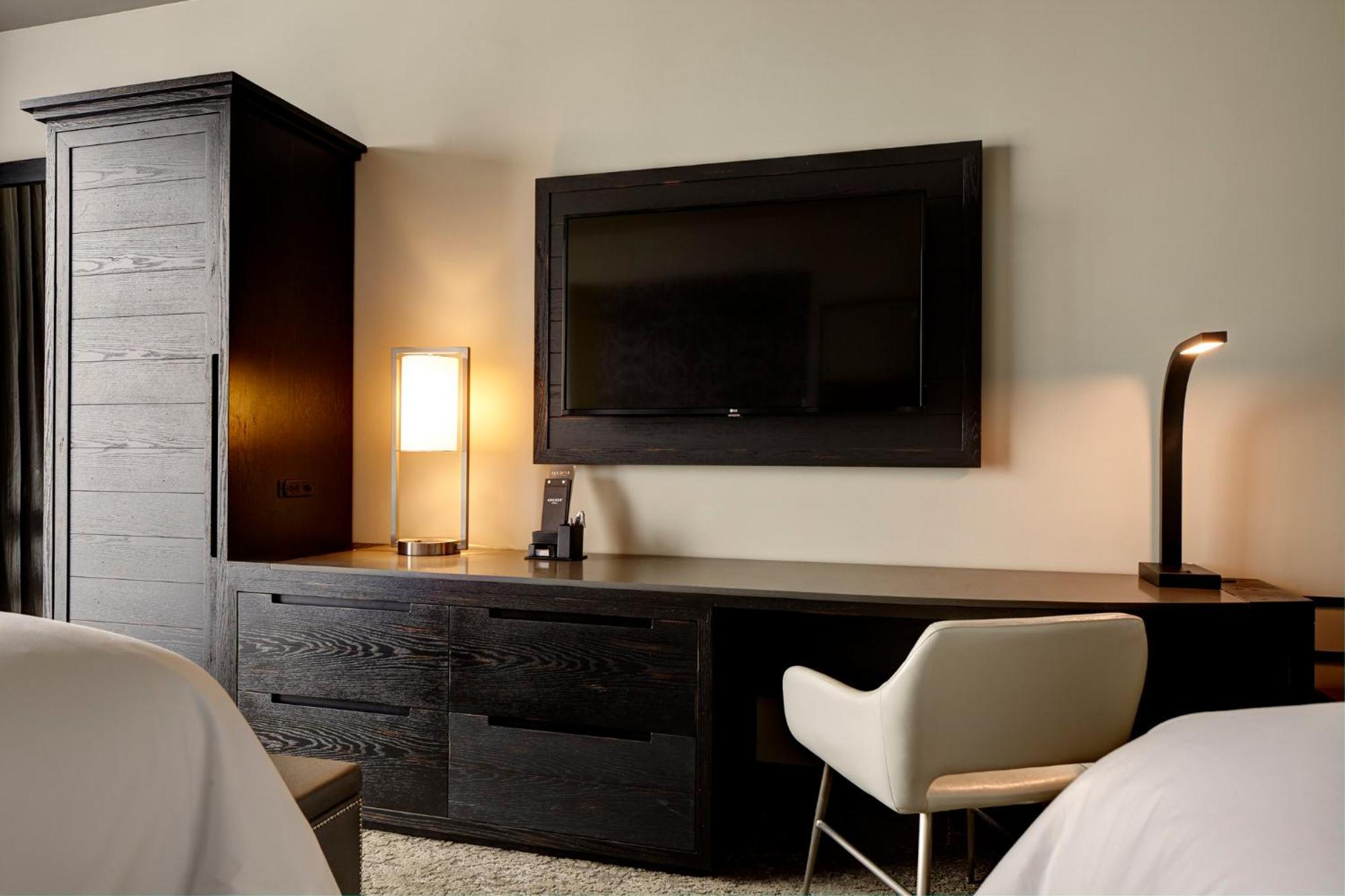 Double Queen Guest Room
