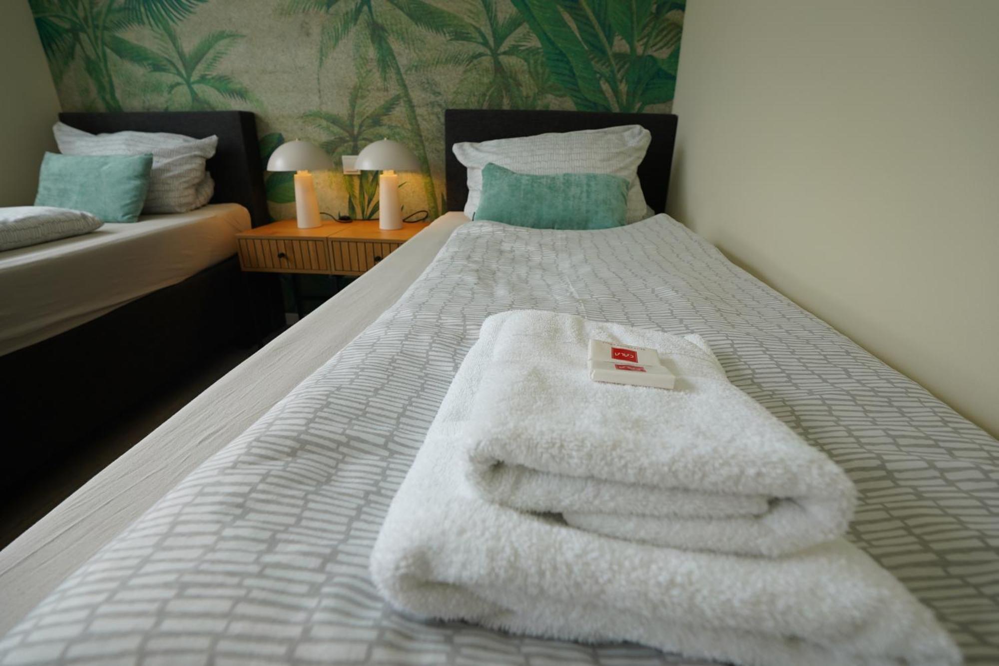 Tweepersoonskamer met Gedeelde Badkamer
