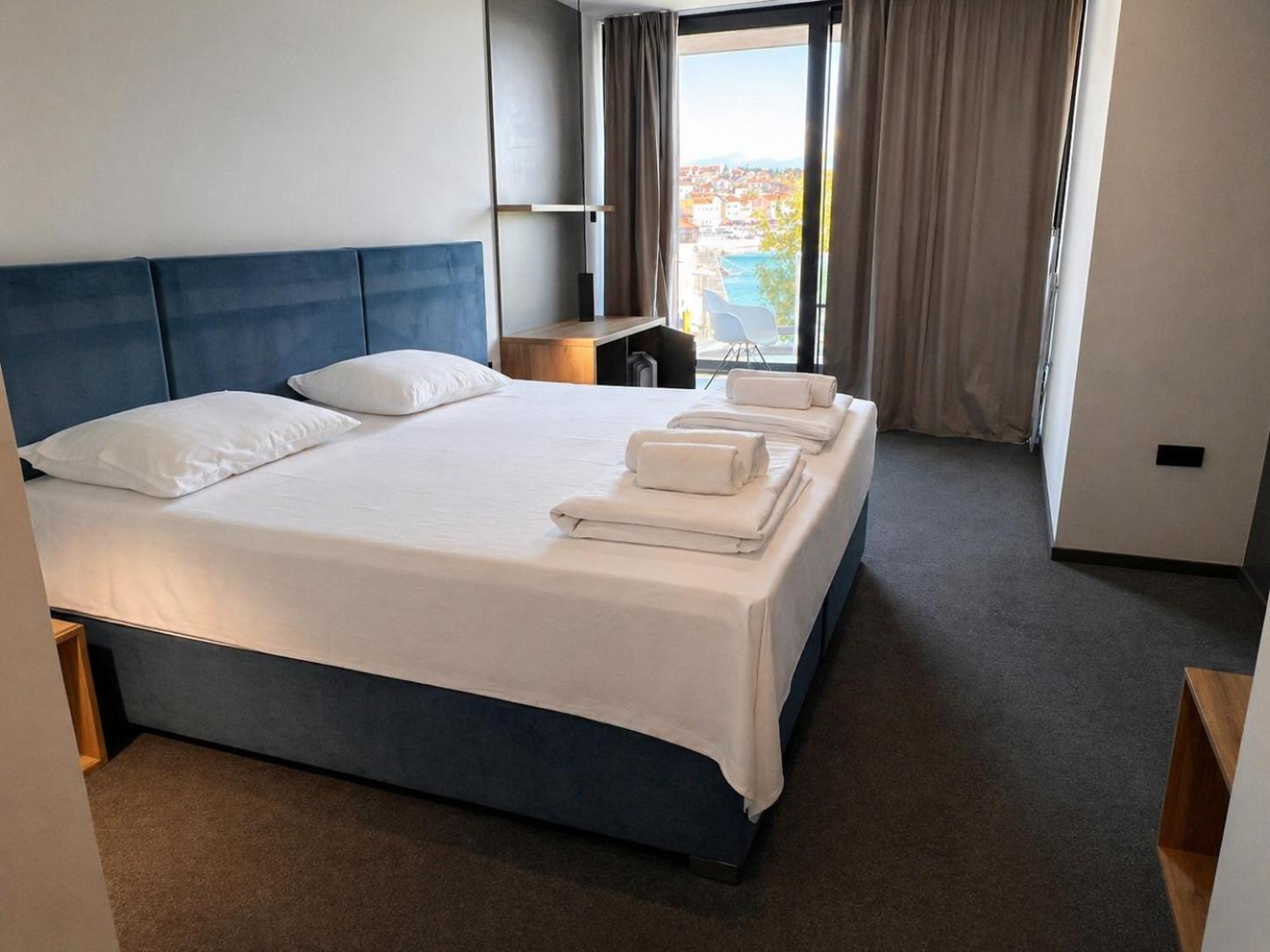 Deluxe Doppelzimmer mit Balkon und Meerblick