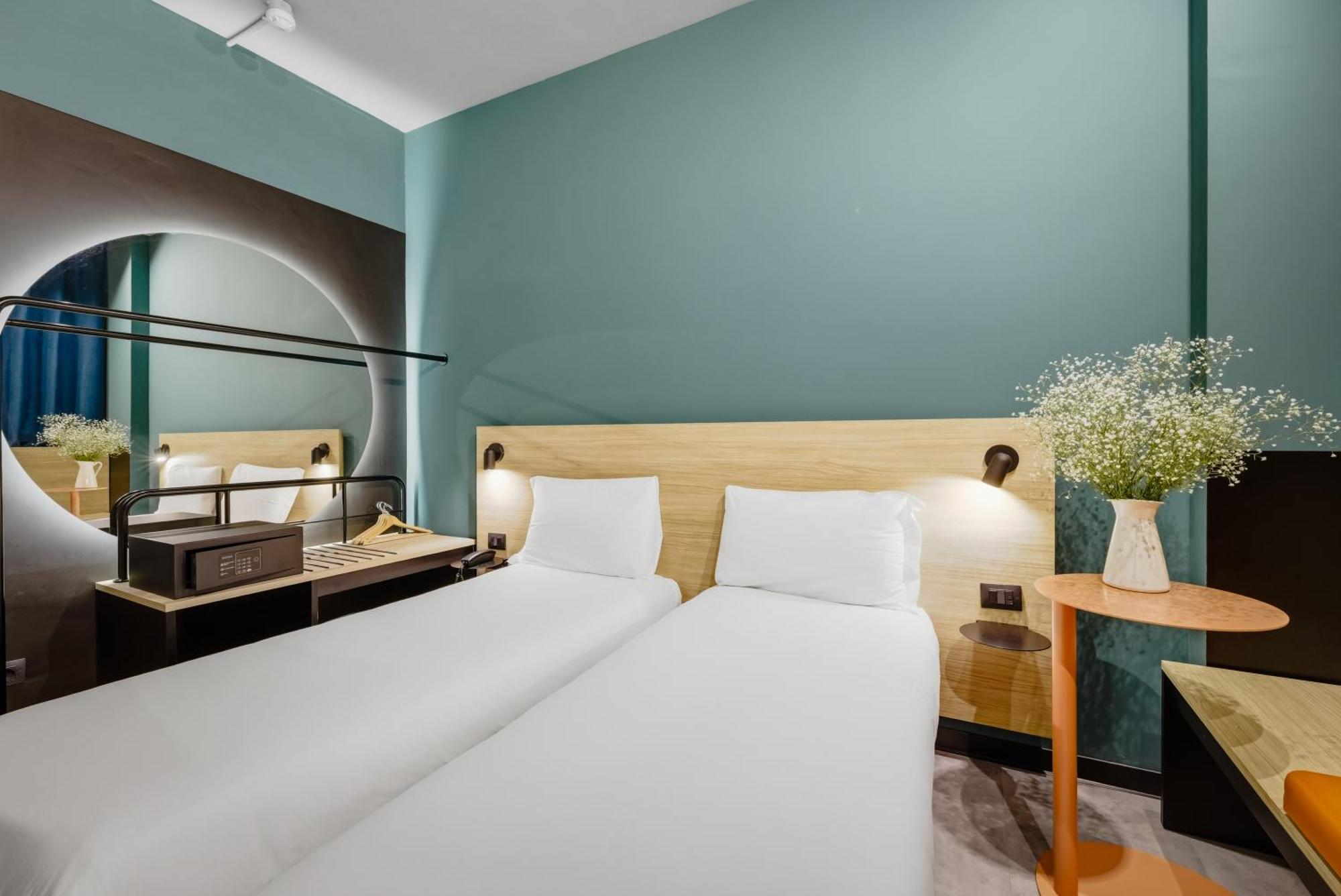 Quarto Twin Standard