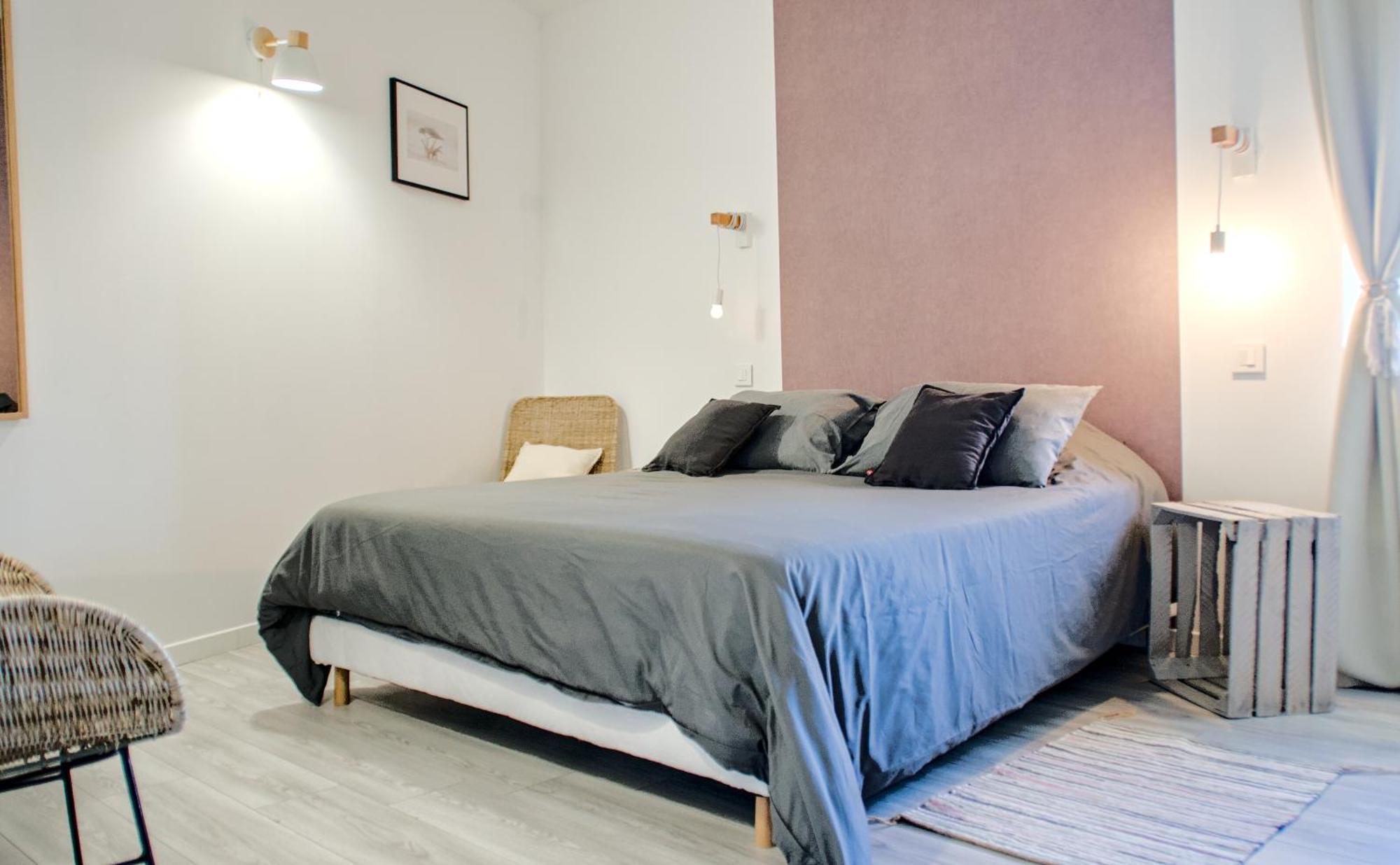 Chambre Lit Queen-Size - Vue sur Jardin