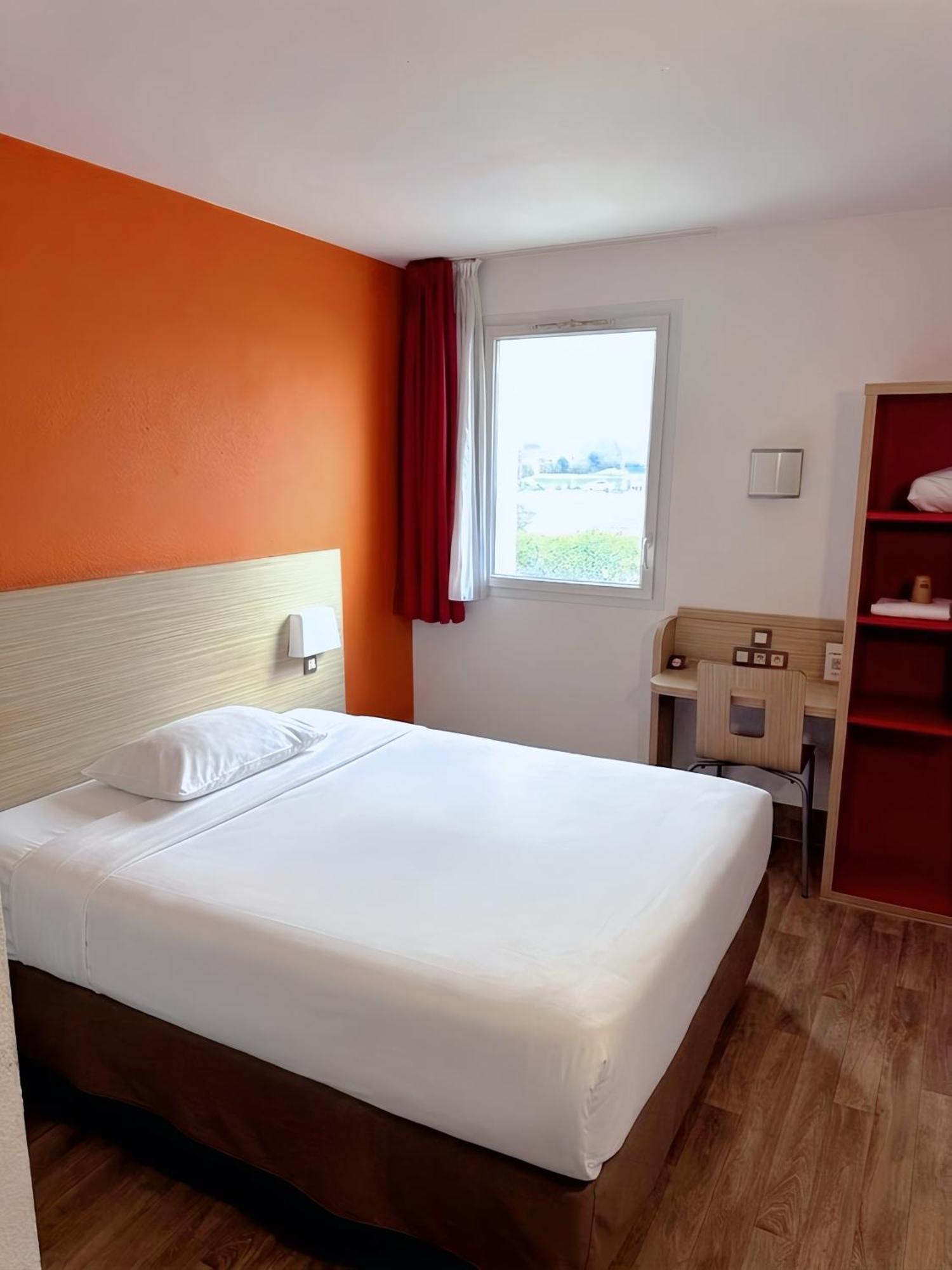 Double Room,1770493828:JPEG