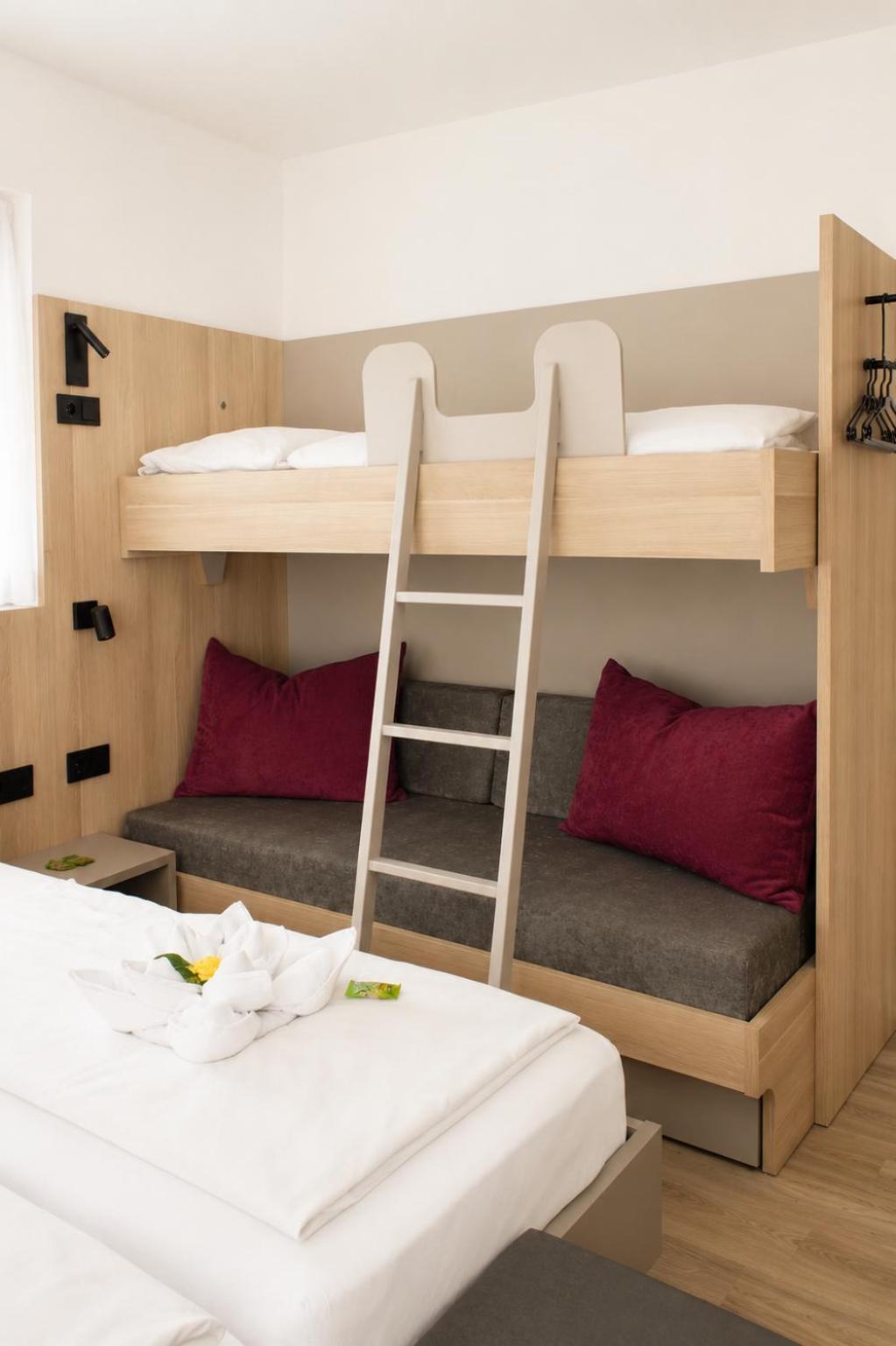 Quadruple Room,1770495825:JPEG
