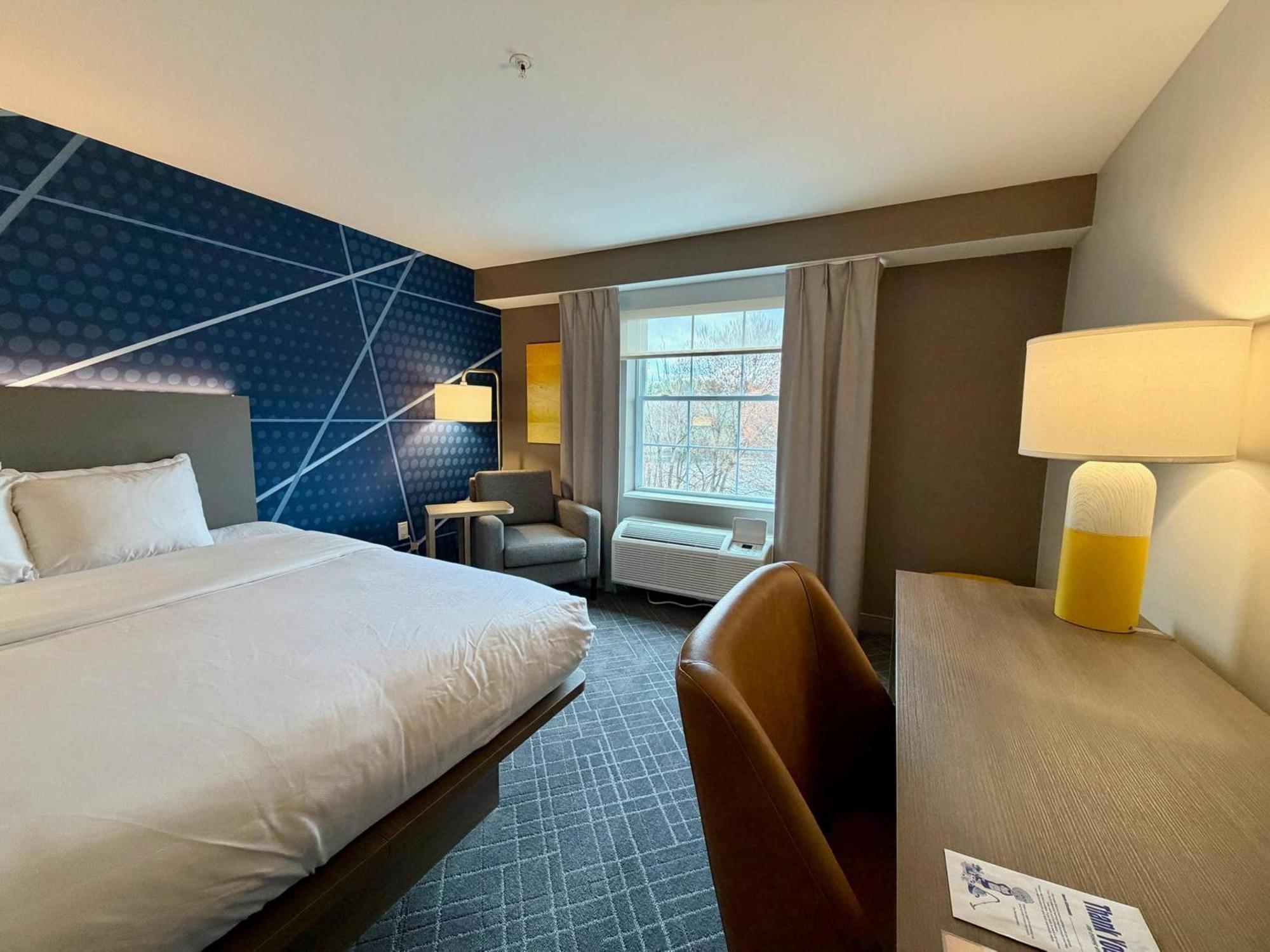 Standard Queen Room with Two Queen Beds - Non-Smoking