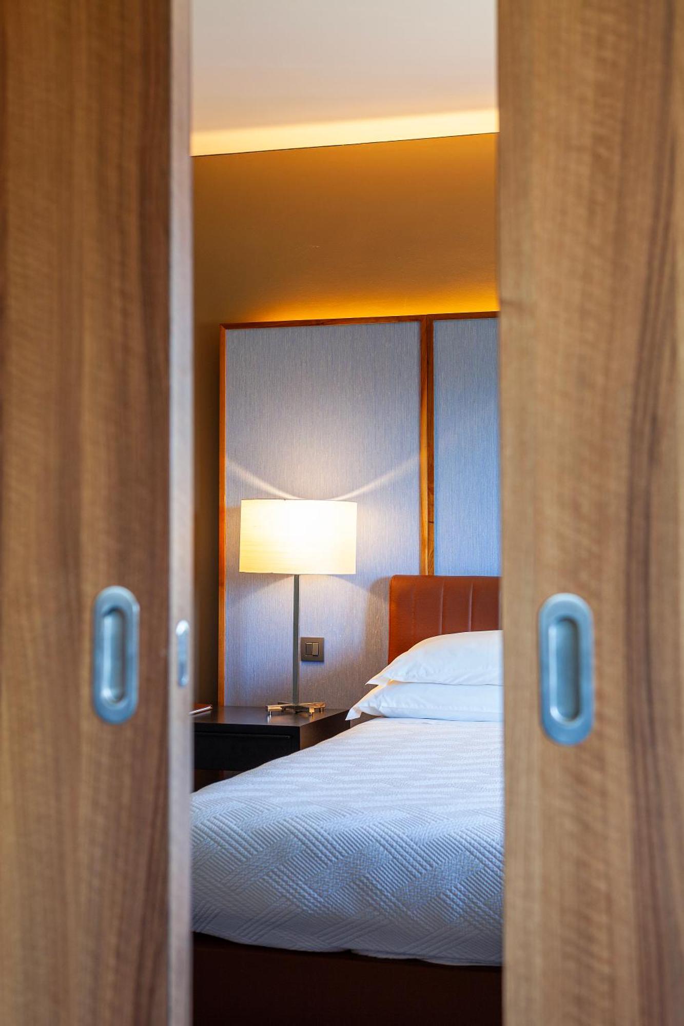 Deluxe Suite,1770821875:JPEG