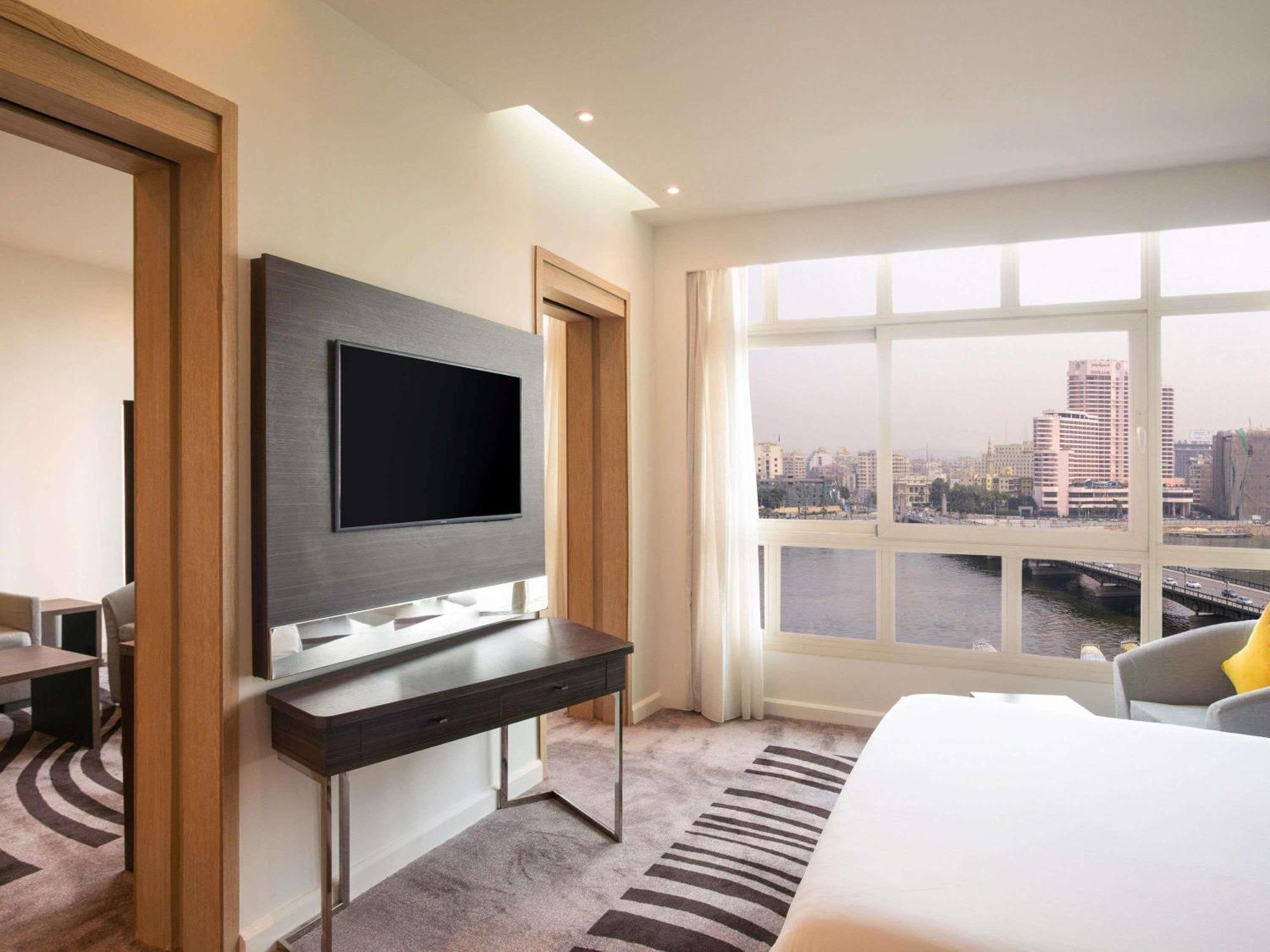 Suite Superior con 1 Letto Matrimoniale e Divano - Piano Fiume
