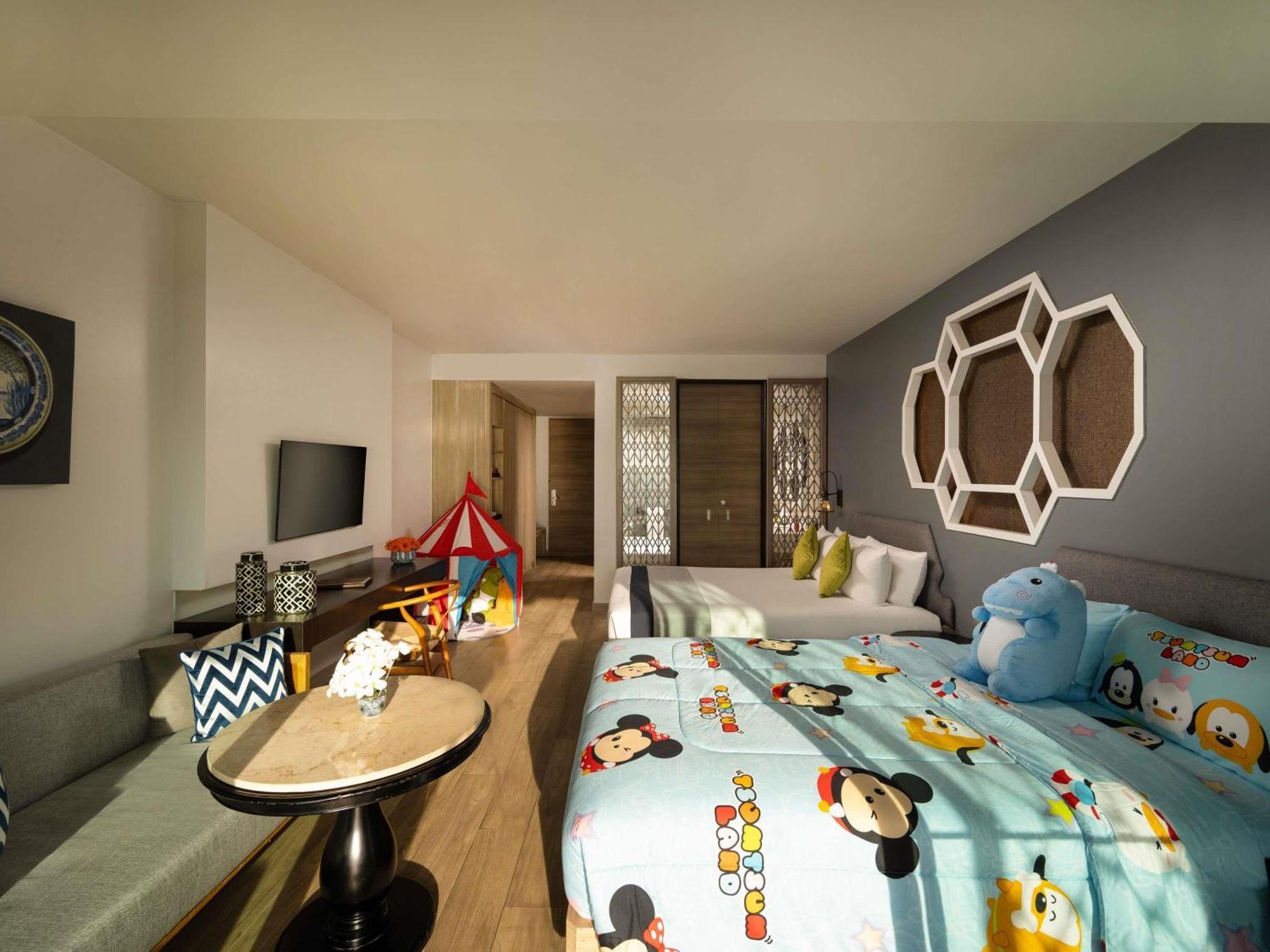 Premier Family Room Sea View 1 King Bed 1 Queen Bed Balcony