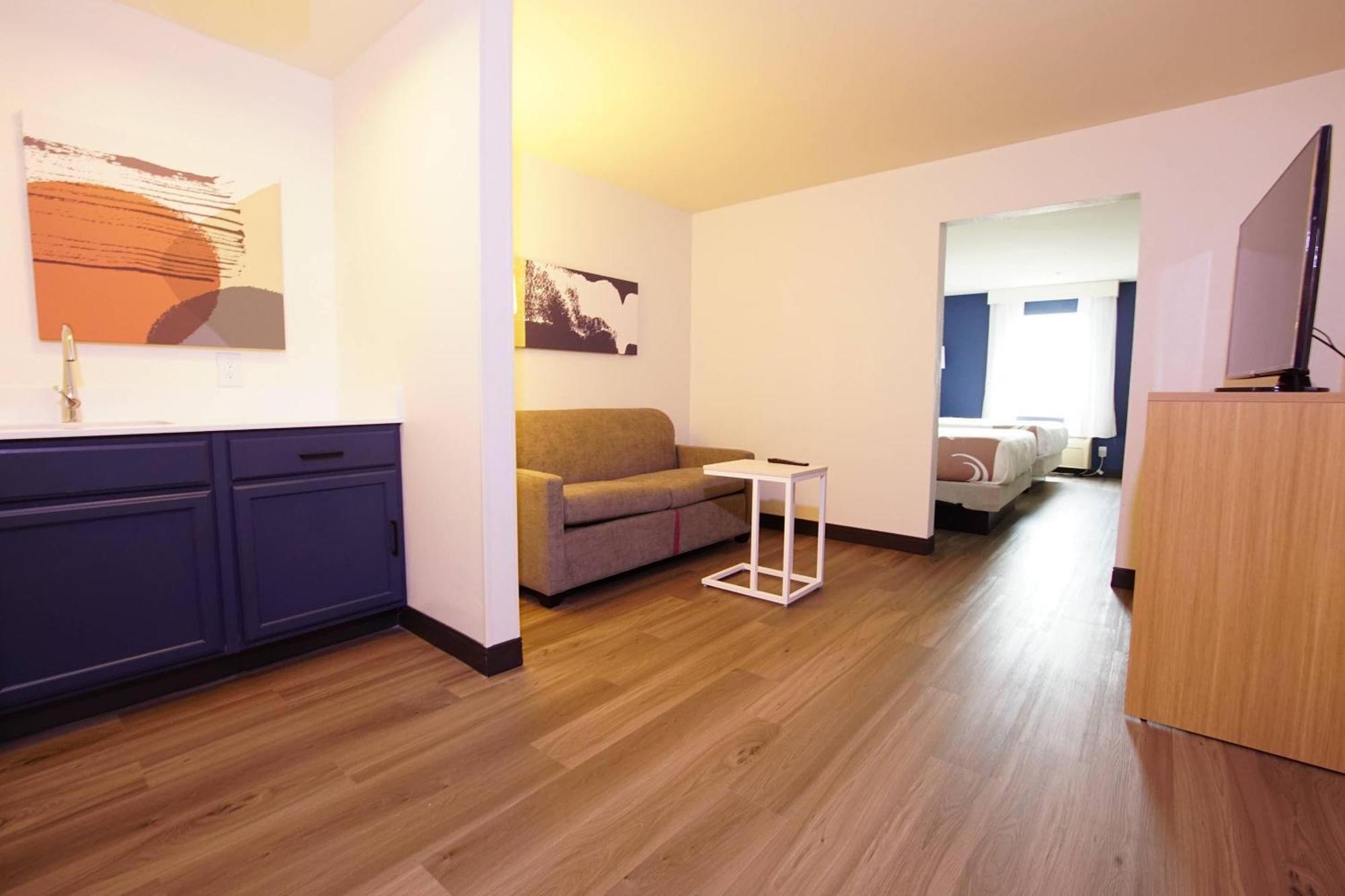 Queen Suite with Two Queen Beds - Non-Smoking