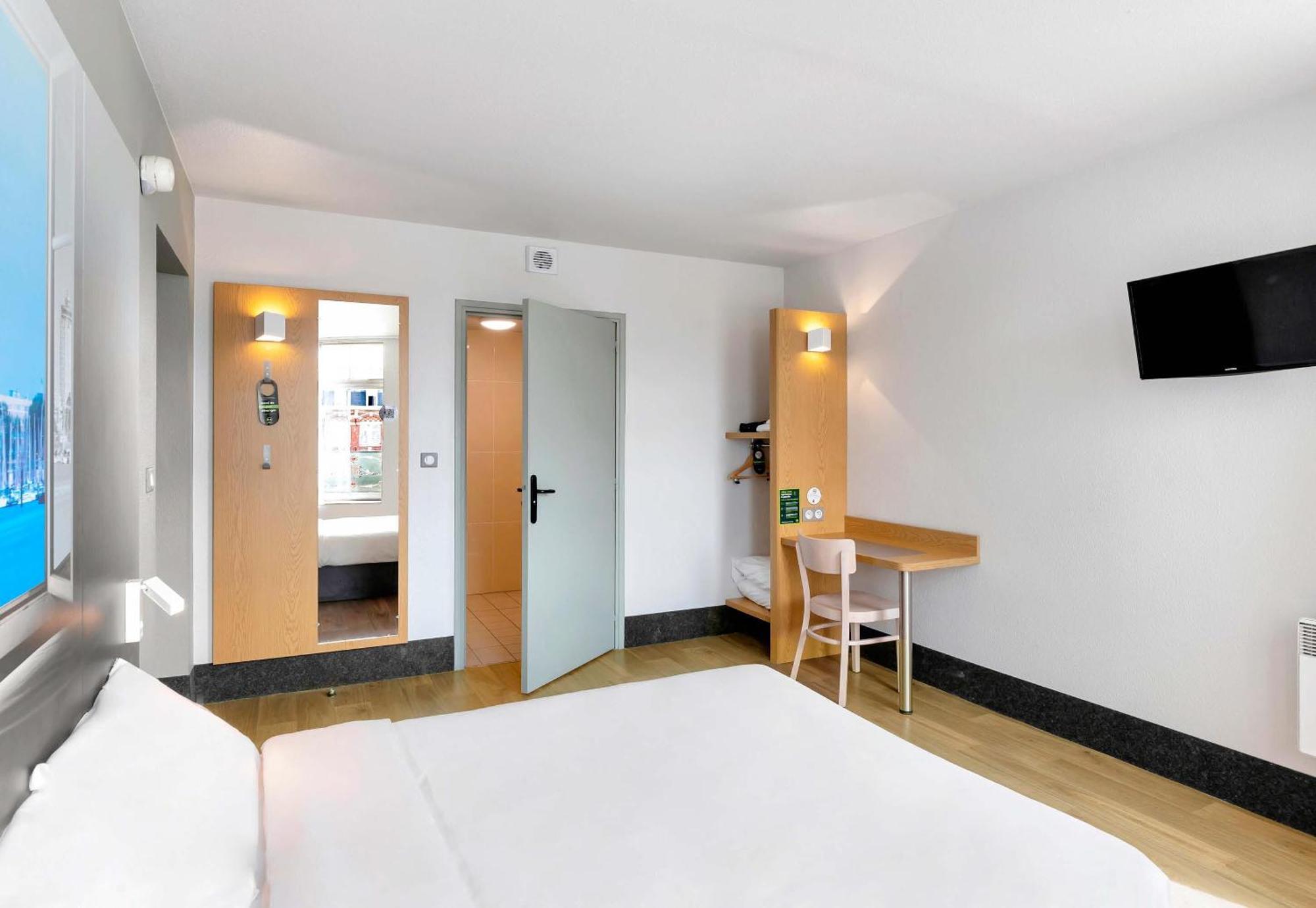 Chambre Double - Accessible aux Personnes à Mobilité Réduite