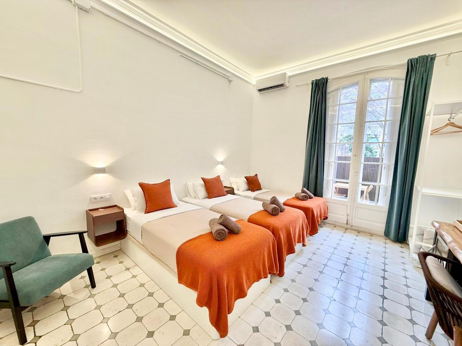 Quarto Triplo com Terraço