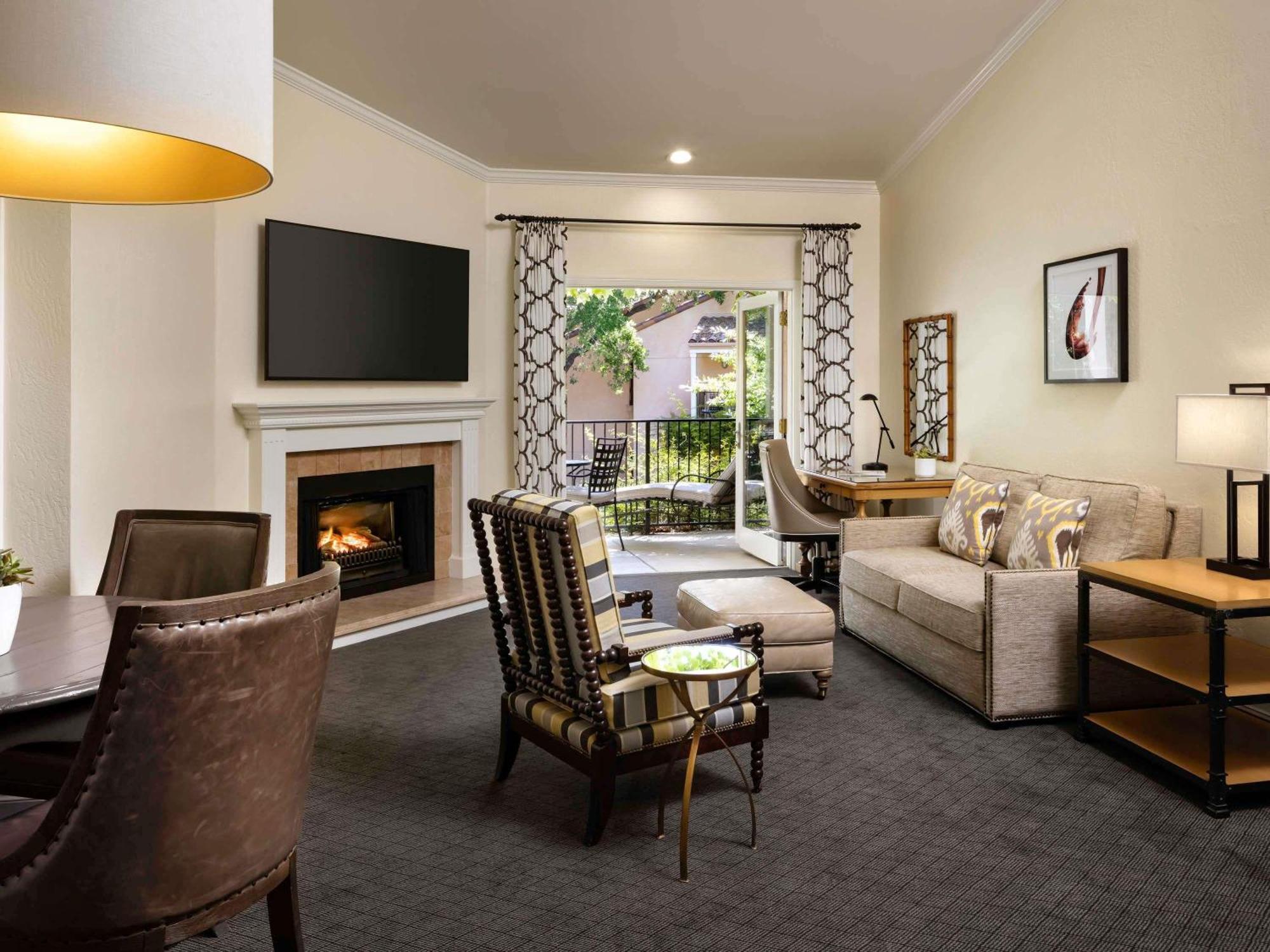 Jack London One-Bedroom King Suite with Sofa Bed, Fireplace, Balcony, Jacuzzi and Garden View