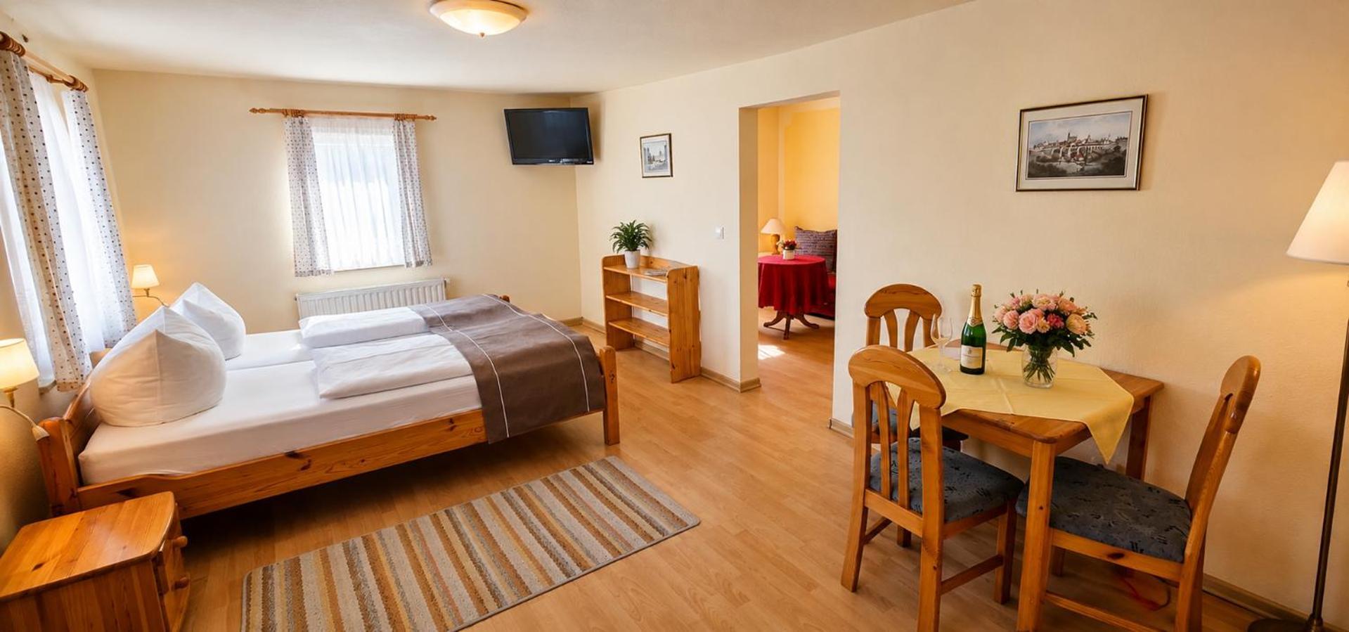 Doppelzimmer mit Zustellbett