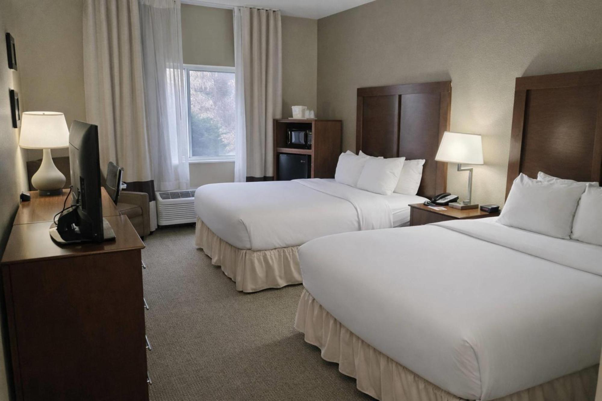 Standard, Two Queen Beds, Non-Smoking