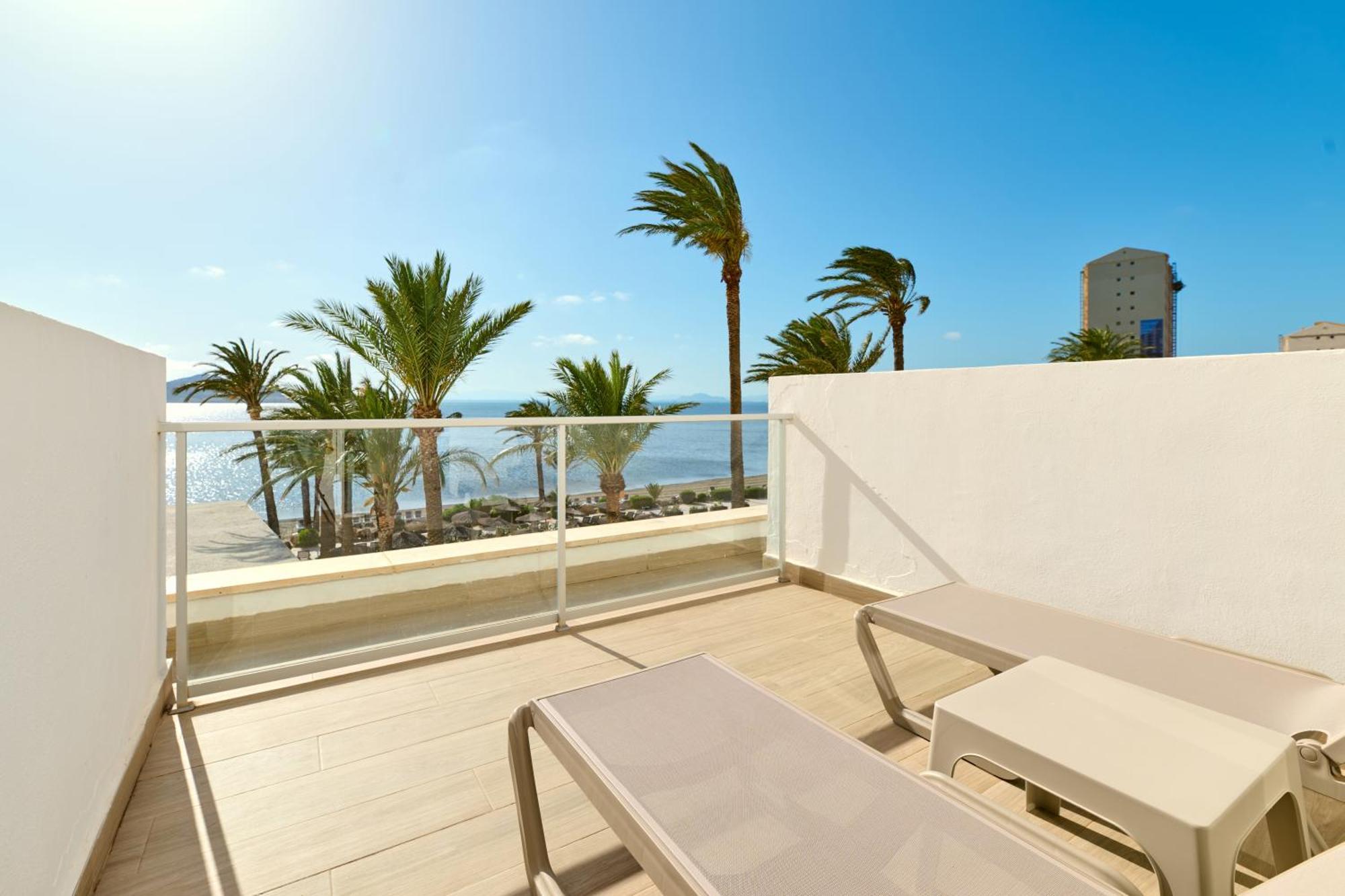 Habitación doble superior con vistas al mar Menor y terraza