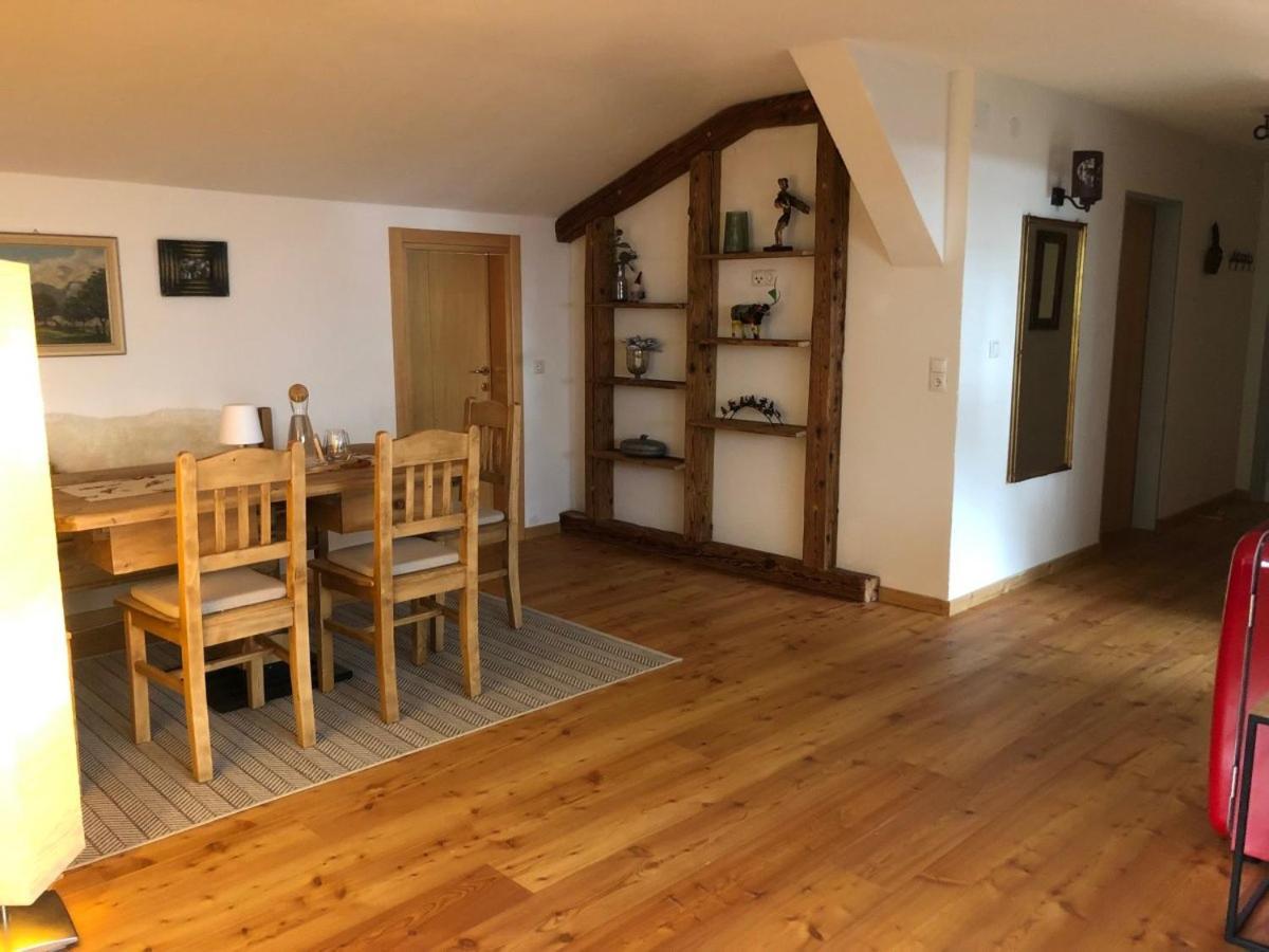 Familiekamer met Uitzicht op de Bergen