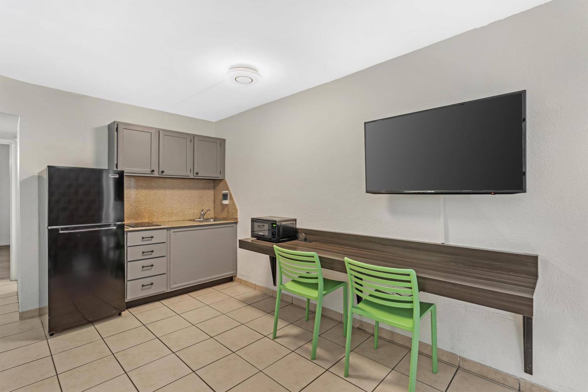 Queen Suite
