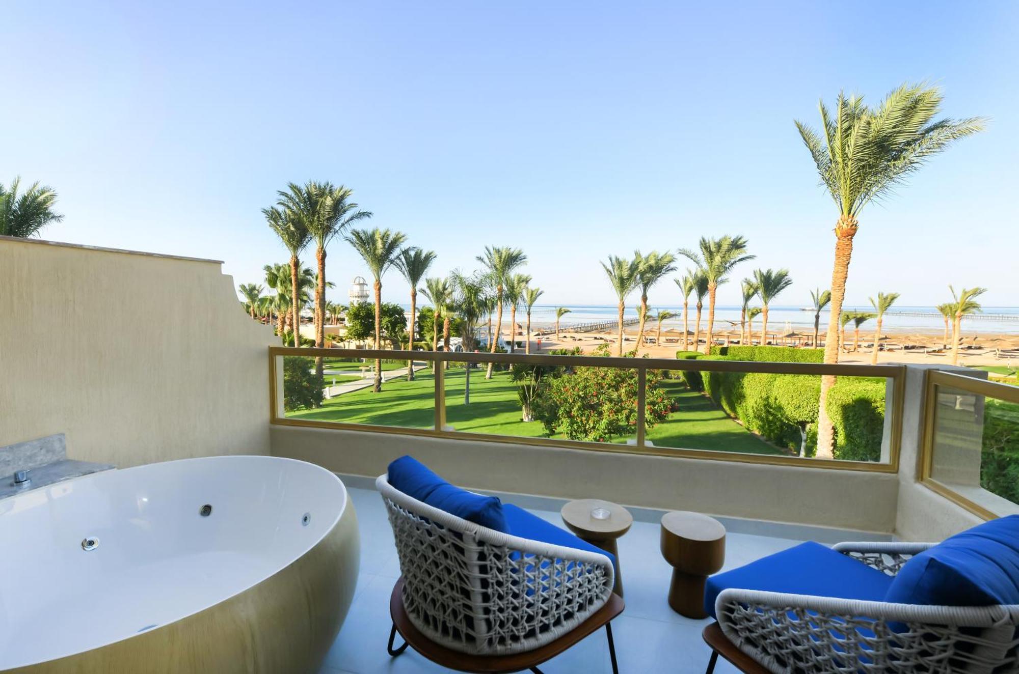 Beach Front Jacuzzi Suite