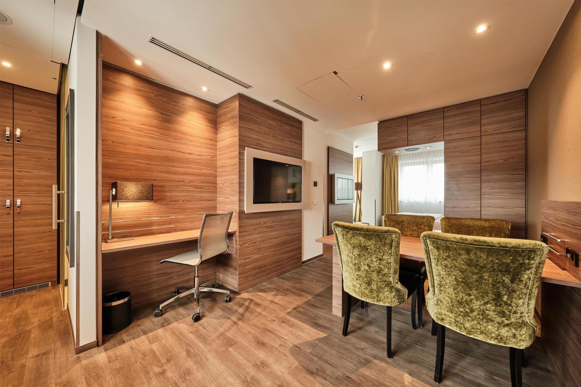Junior Suite City View