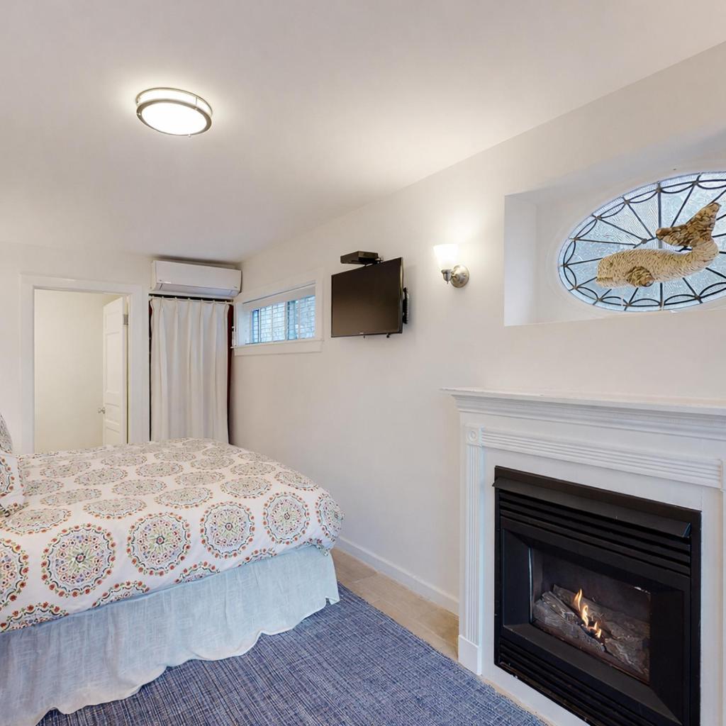 Trellis Room - King Bed