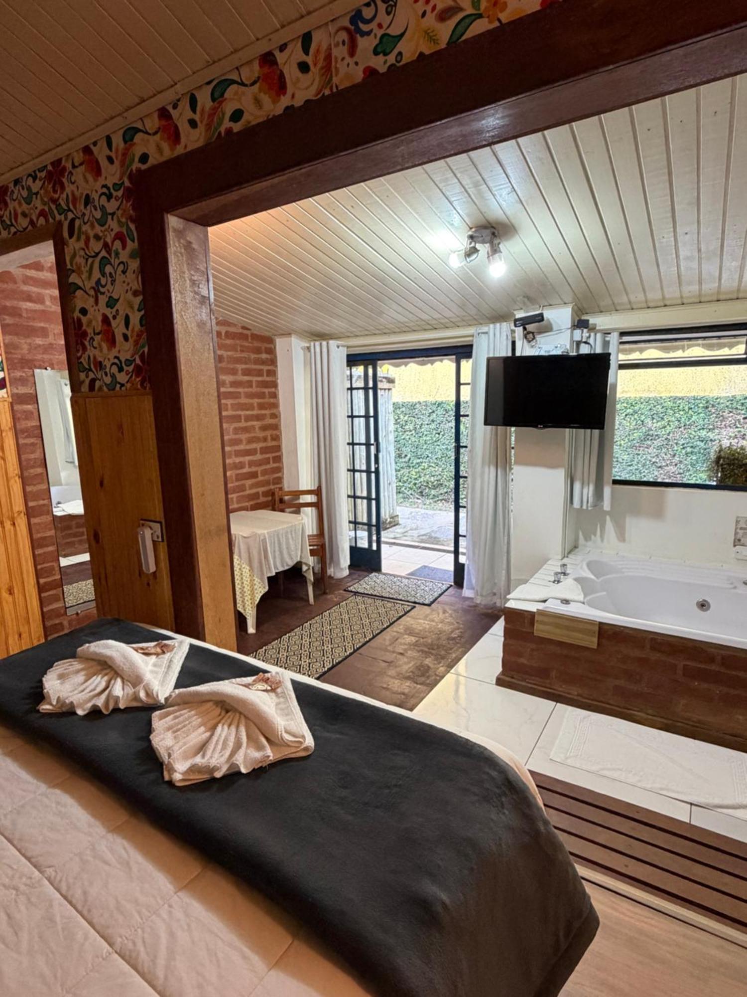 Suíte com Banheira de Hidromassagem