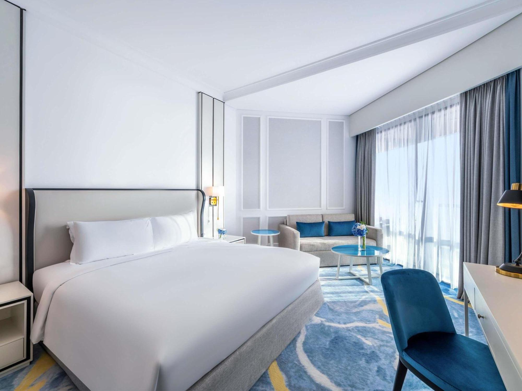 Superior Room Staycation with breakfast & dinner at AOC restaurant (chef's choice of buffet or set menu)
