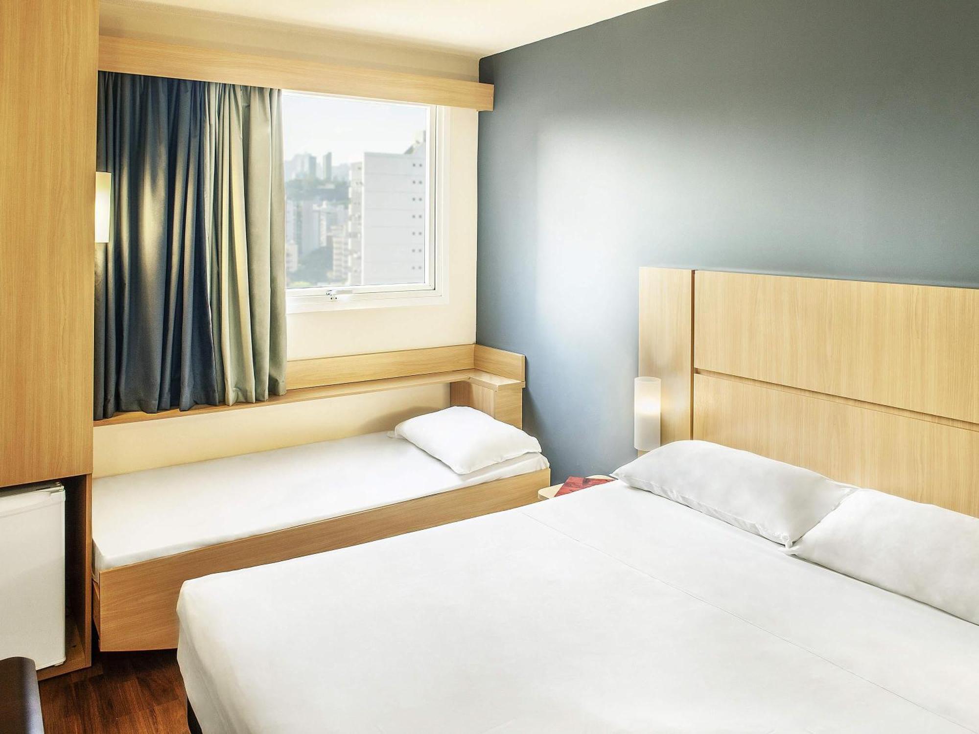 Quarto Duplo Standard com Cama Infantil