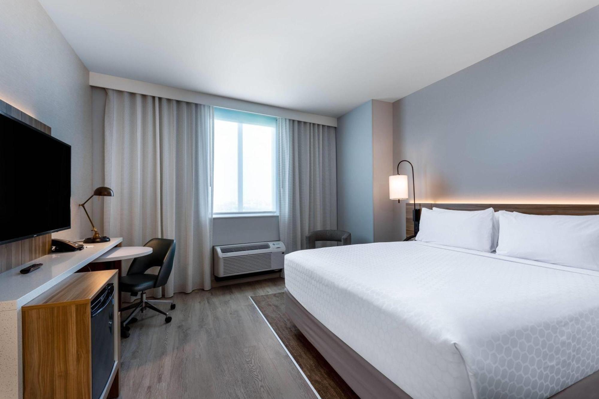 Suite mit 1 Schlafzimmer mit Kingsize-Bett – barrierefrei, für Hörgeschädigte geeignet, Nichtraucher