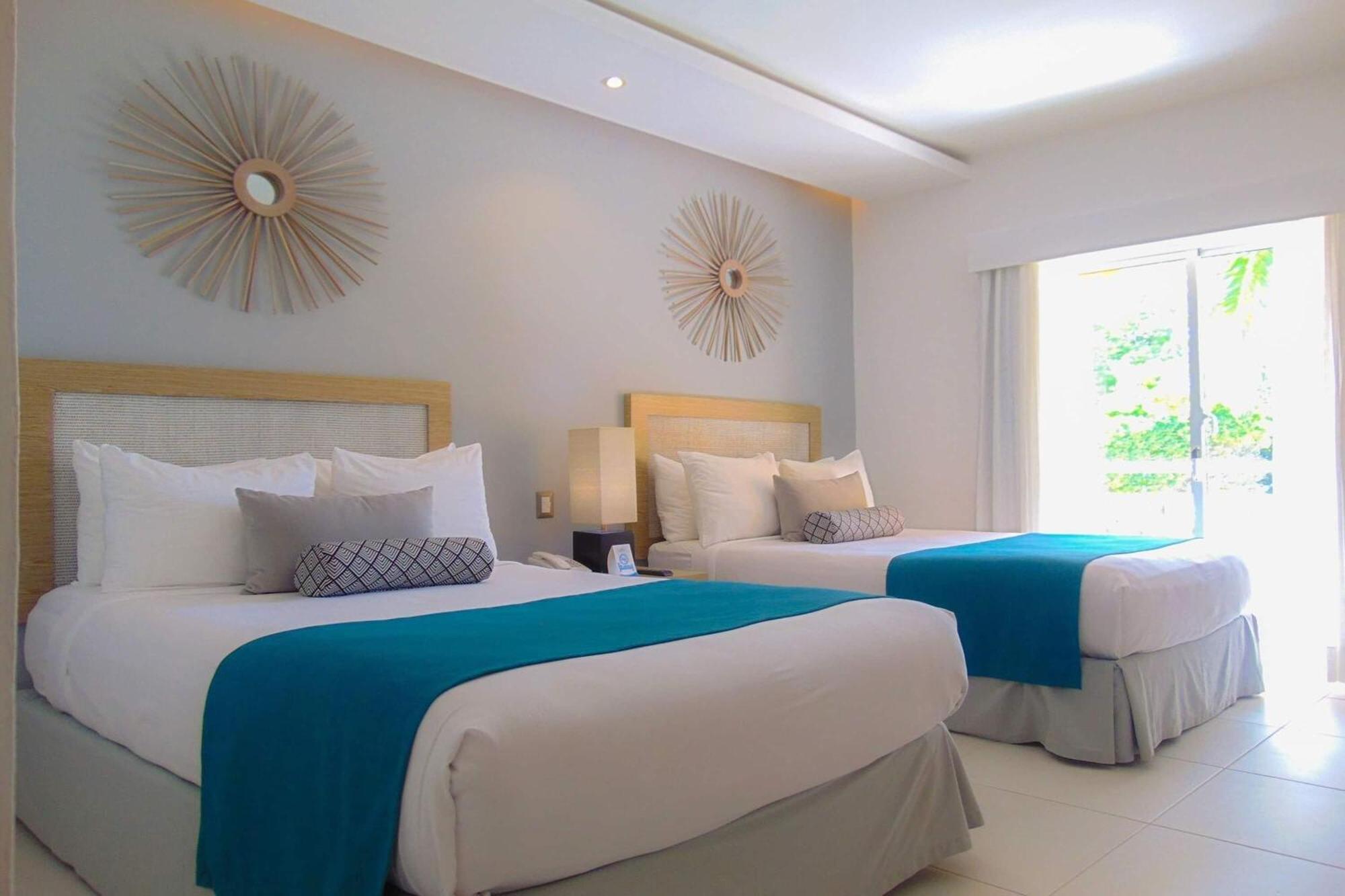 Deluxe Double Room Mobility Accessible Ocean View Balcony or Terrace or Non-Smoking