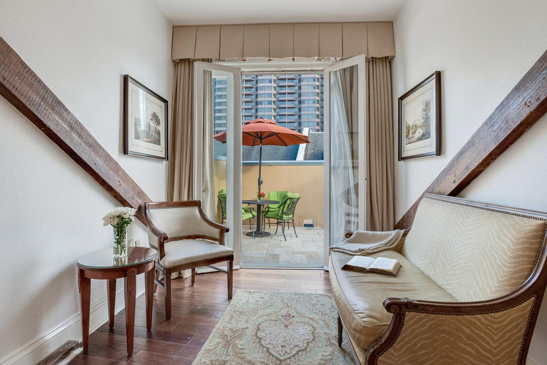 Premium King Room with Balcony