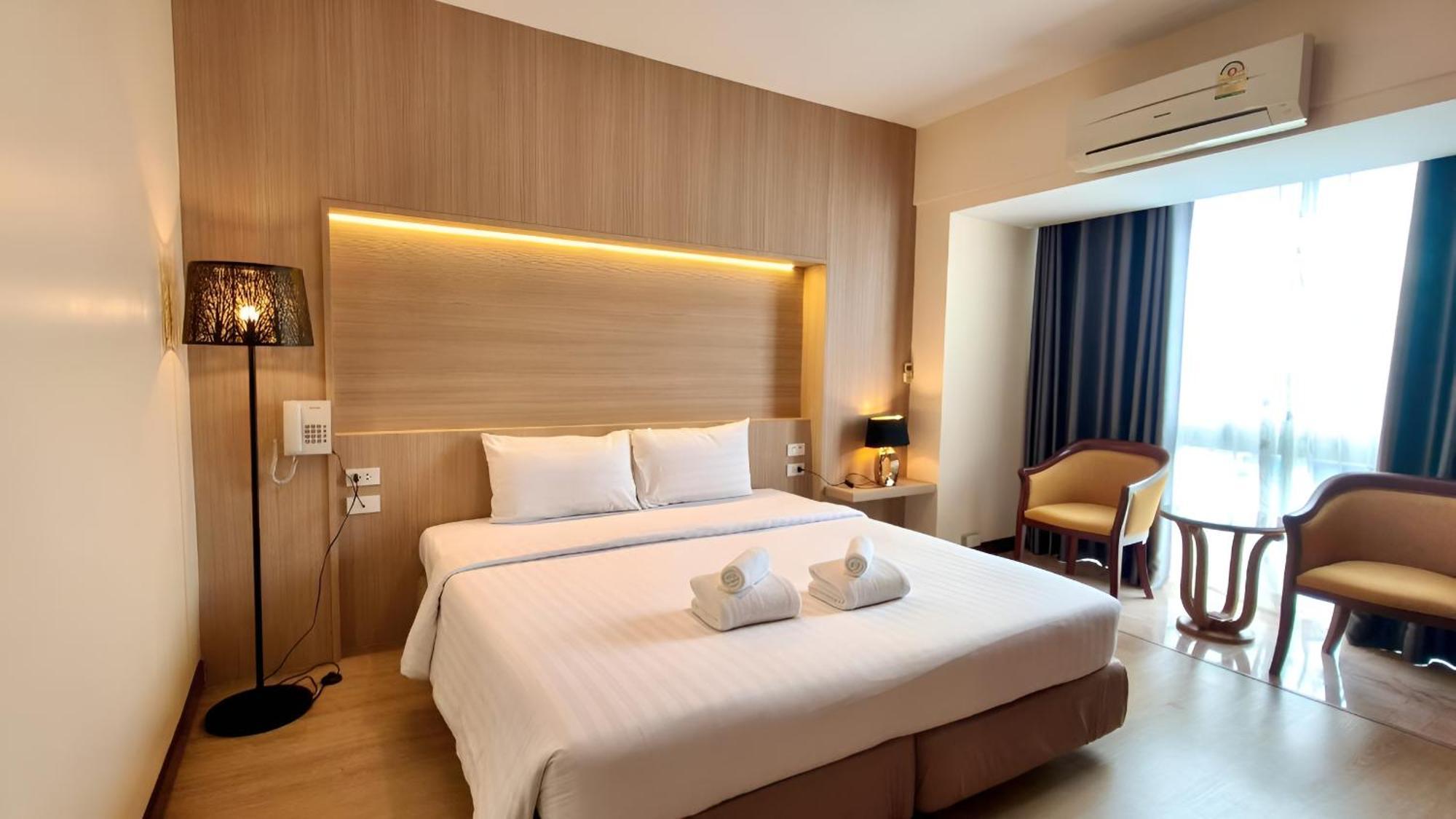 Deluxe Double or Twin Room