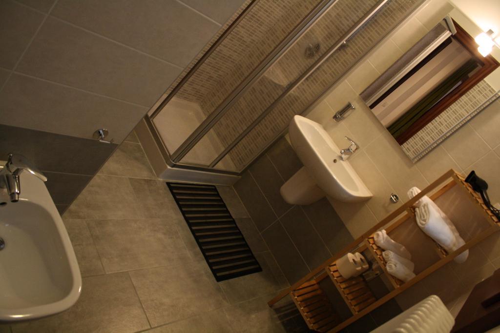 Single Room,181894785:JPEG