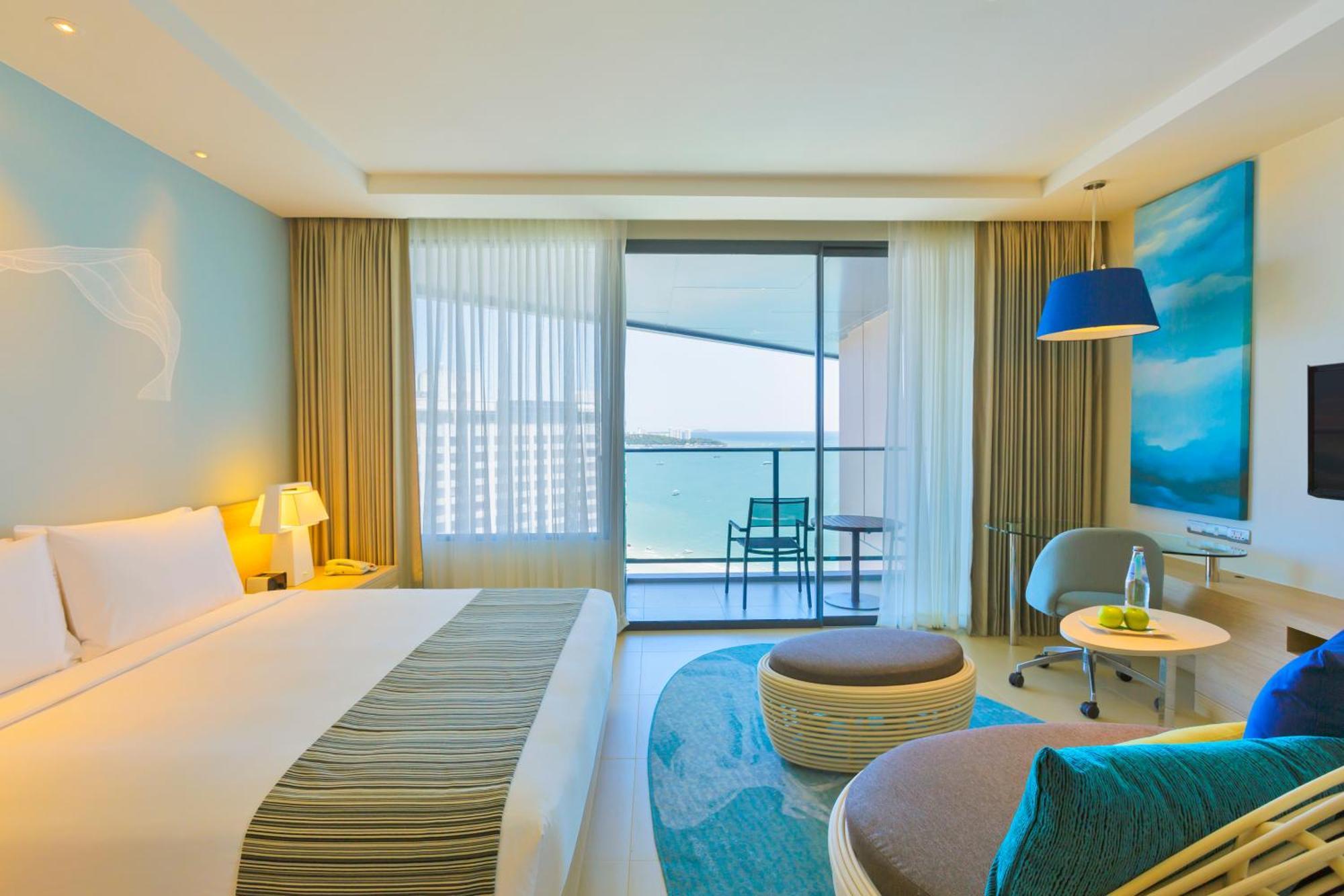 Standard King Room Club Access Executive Tower