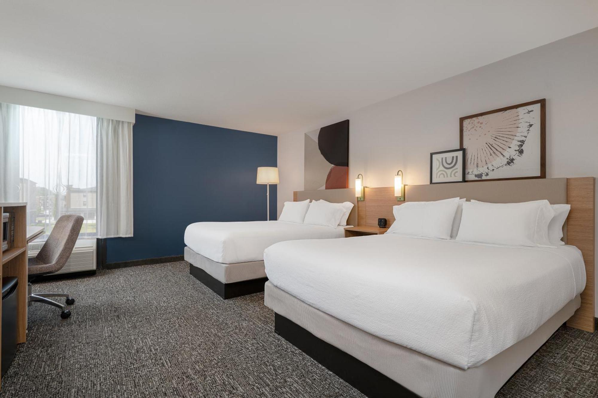 Queen Room Two Queen Beds